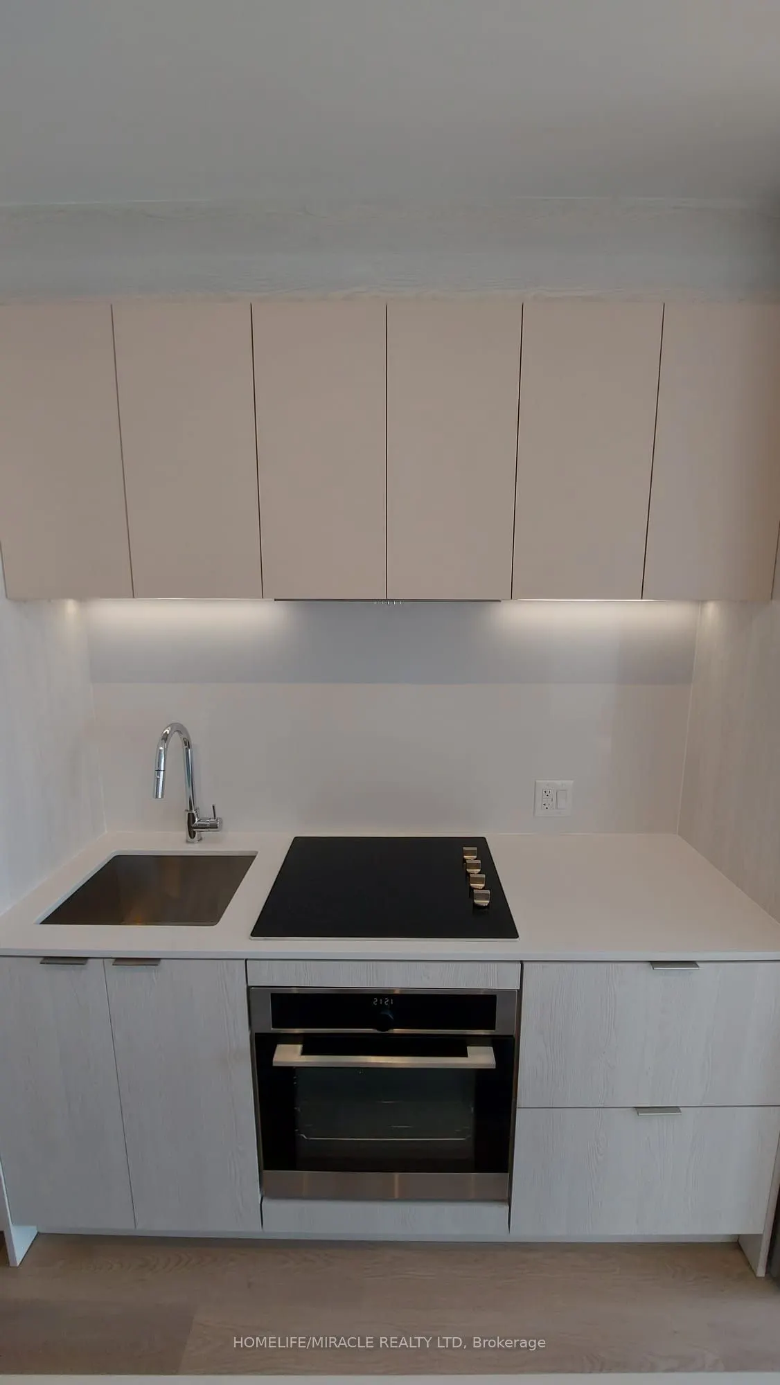 3009 NOVAR Road, #807
