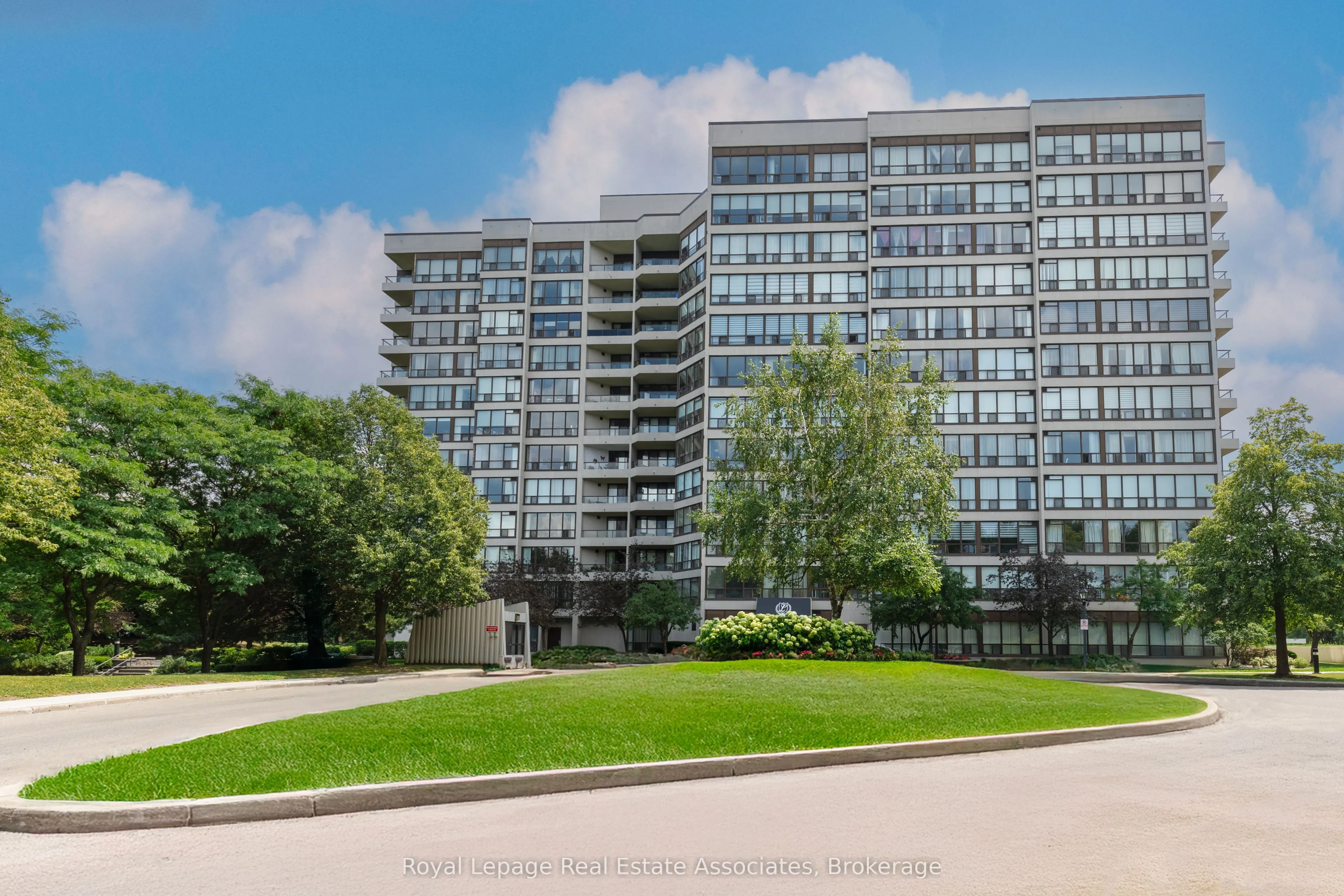 12 Laurelcrest Street, #1112