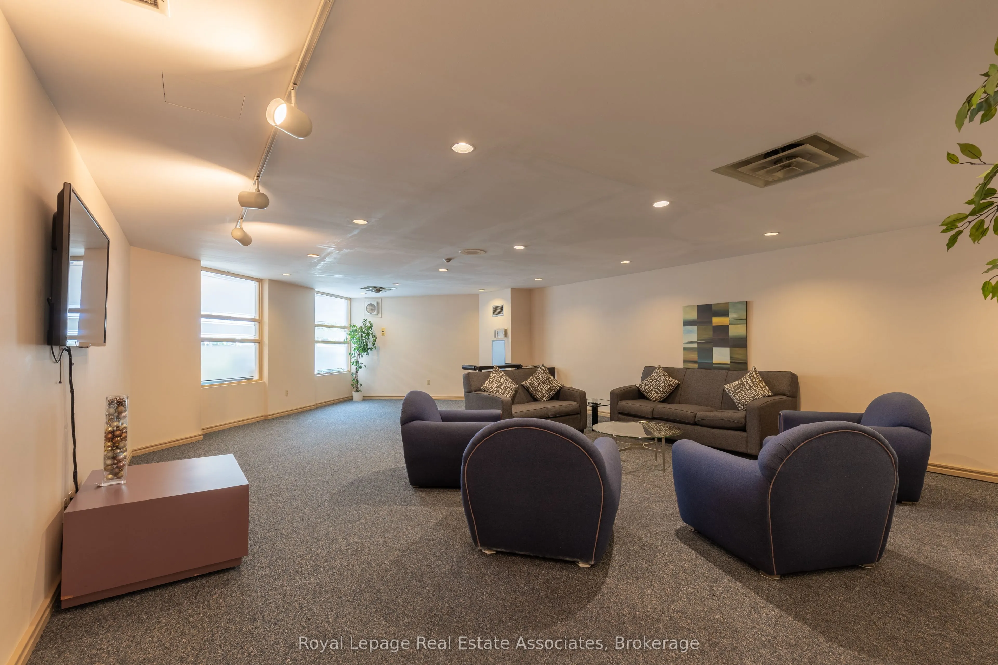 12 Laurelcrest Street, #1112