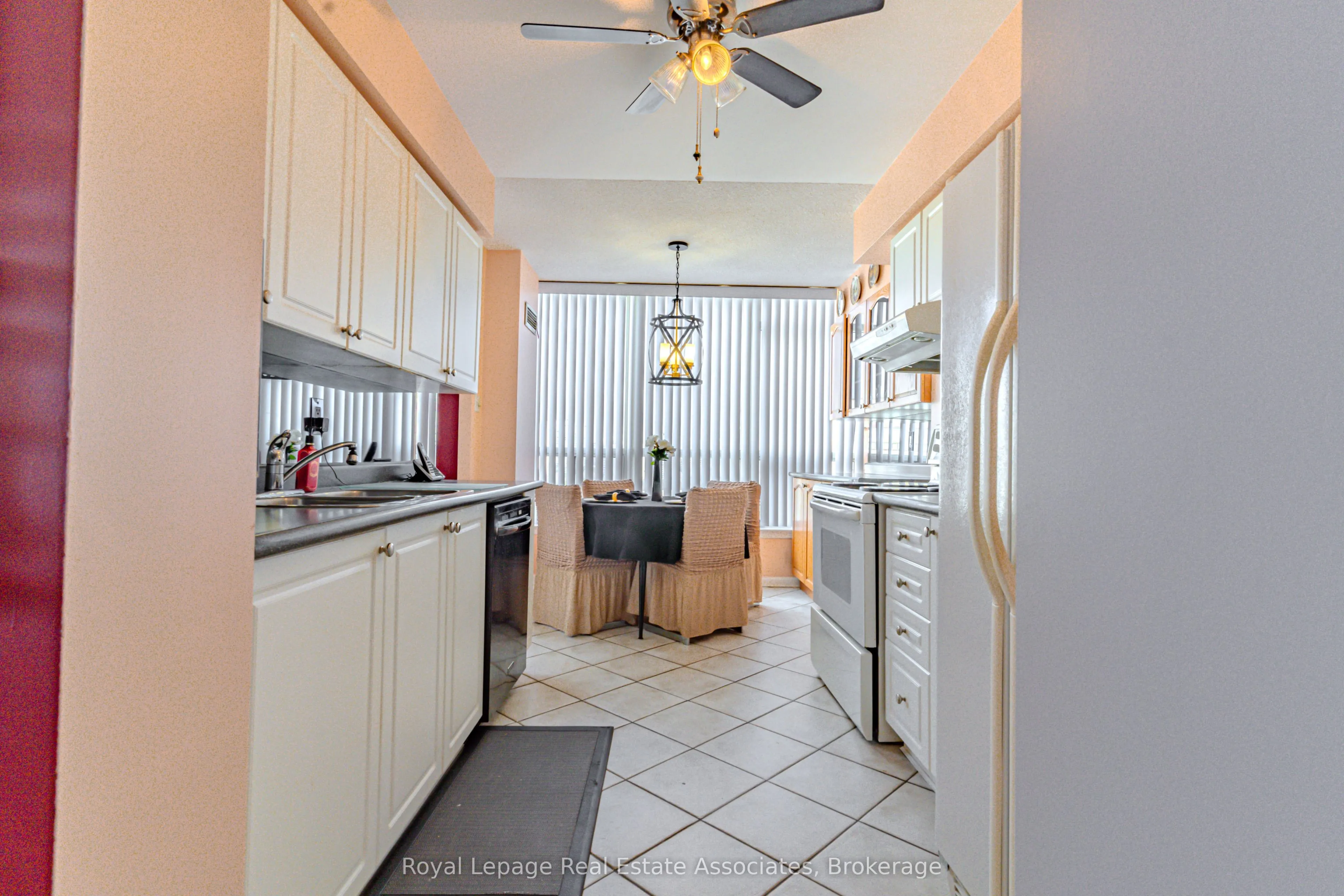12 Laurelcrest Street, #1112