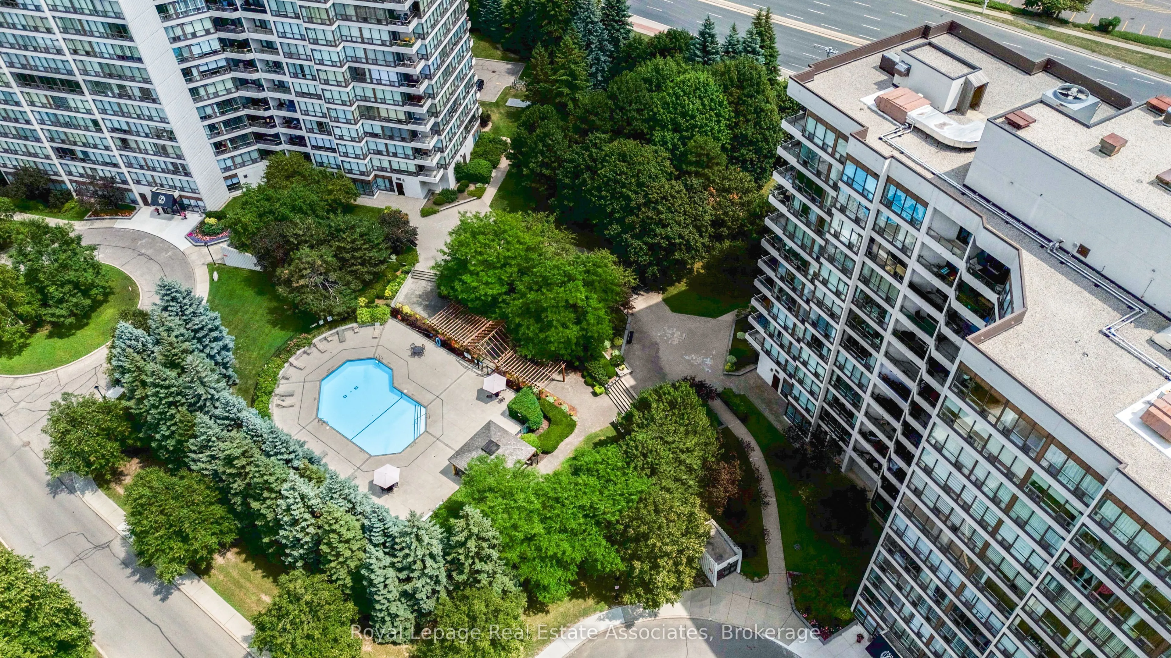 12 Laurelcrest Street, #1112