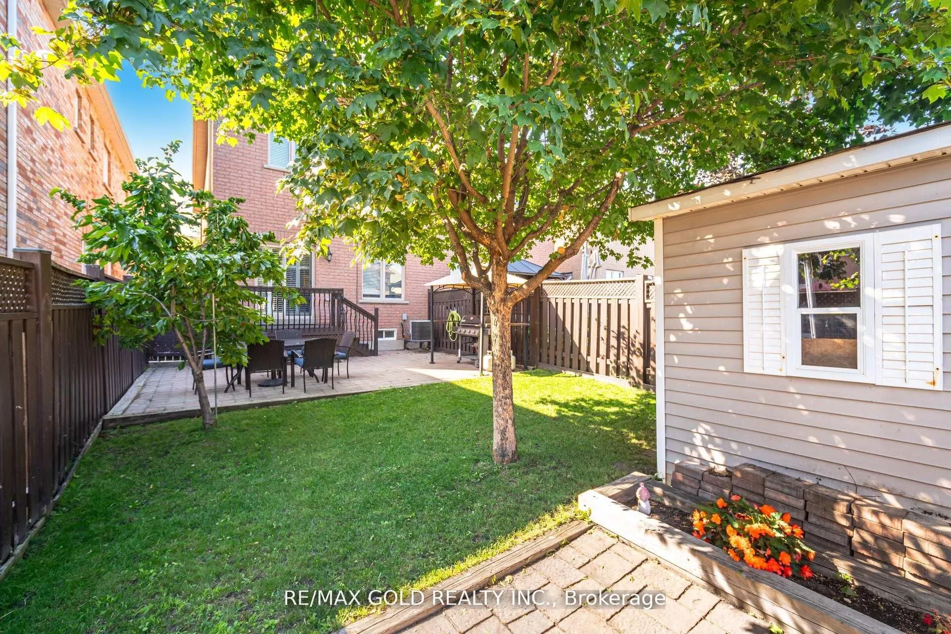 28 Versailles Crescent