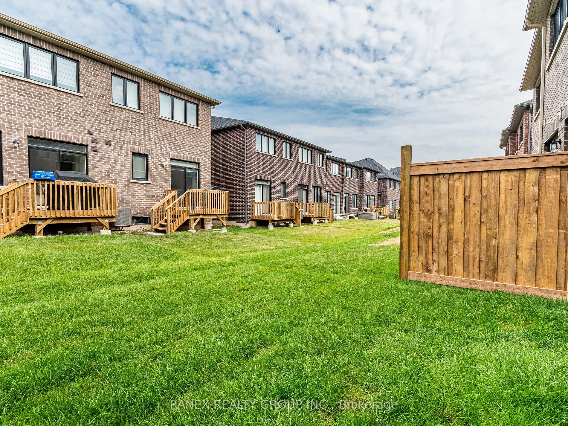 1411 Oakmont Common
