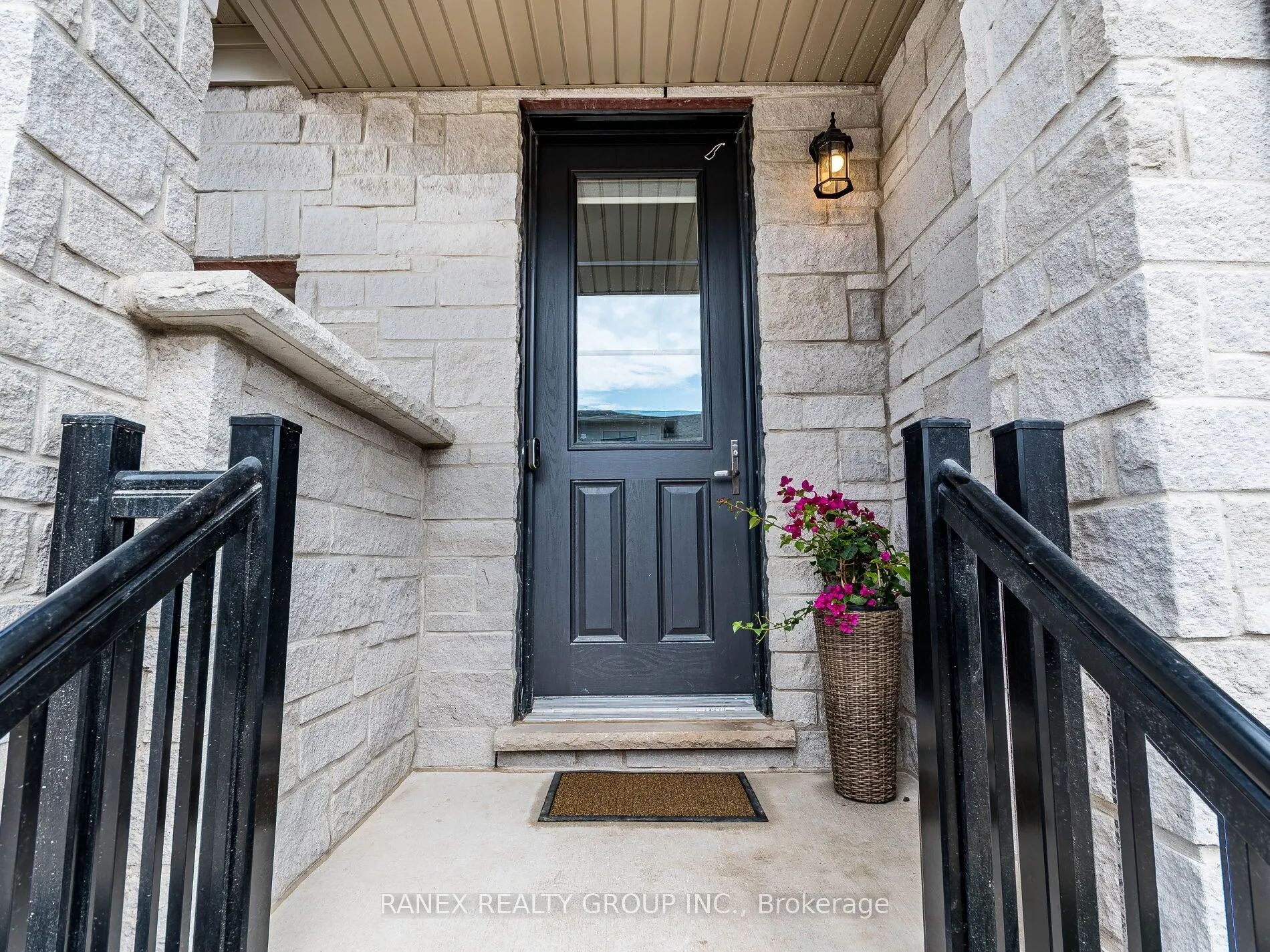 1411 Oakmont Common