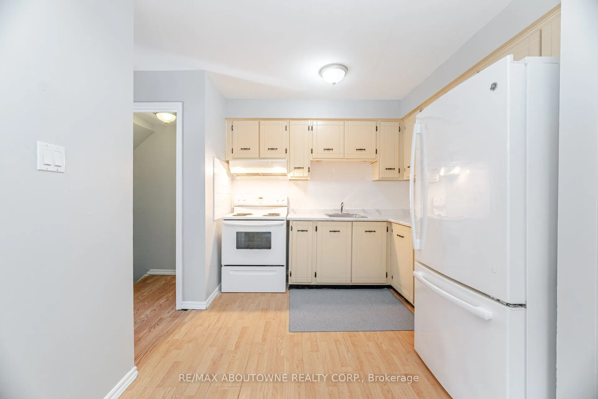 961 Francis Road, #4