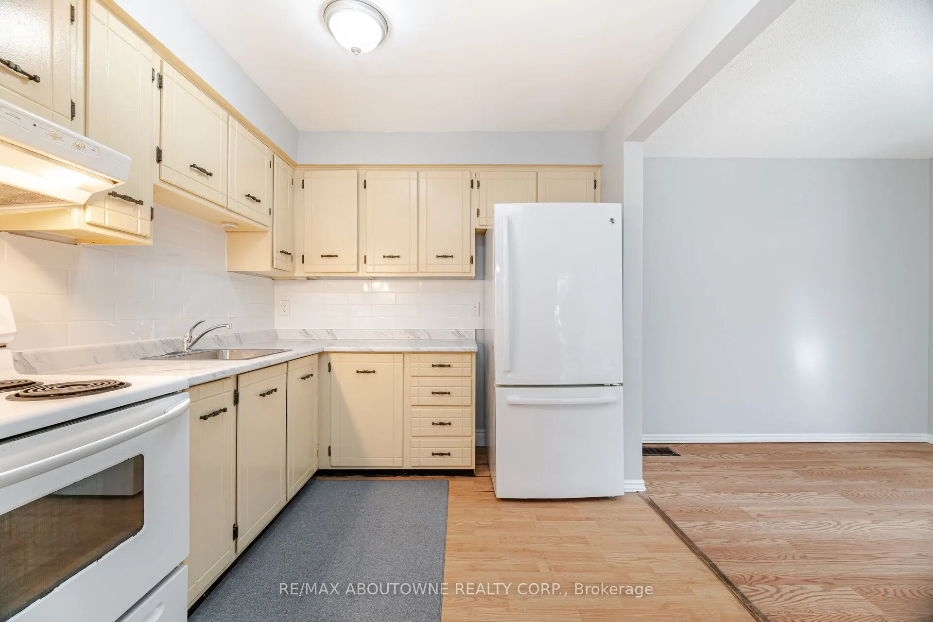 961 Francis Road, #4
