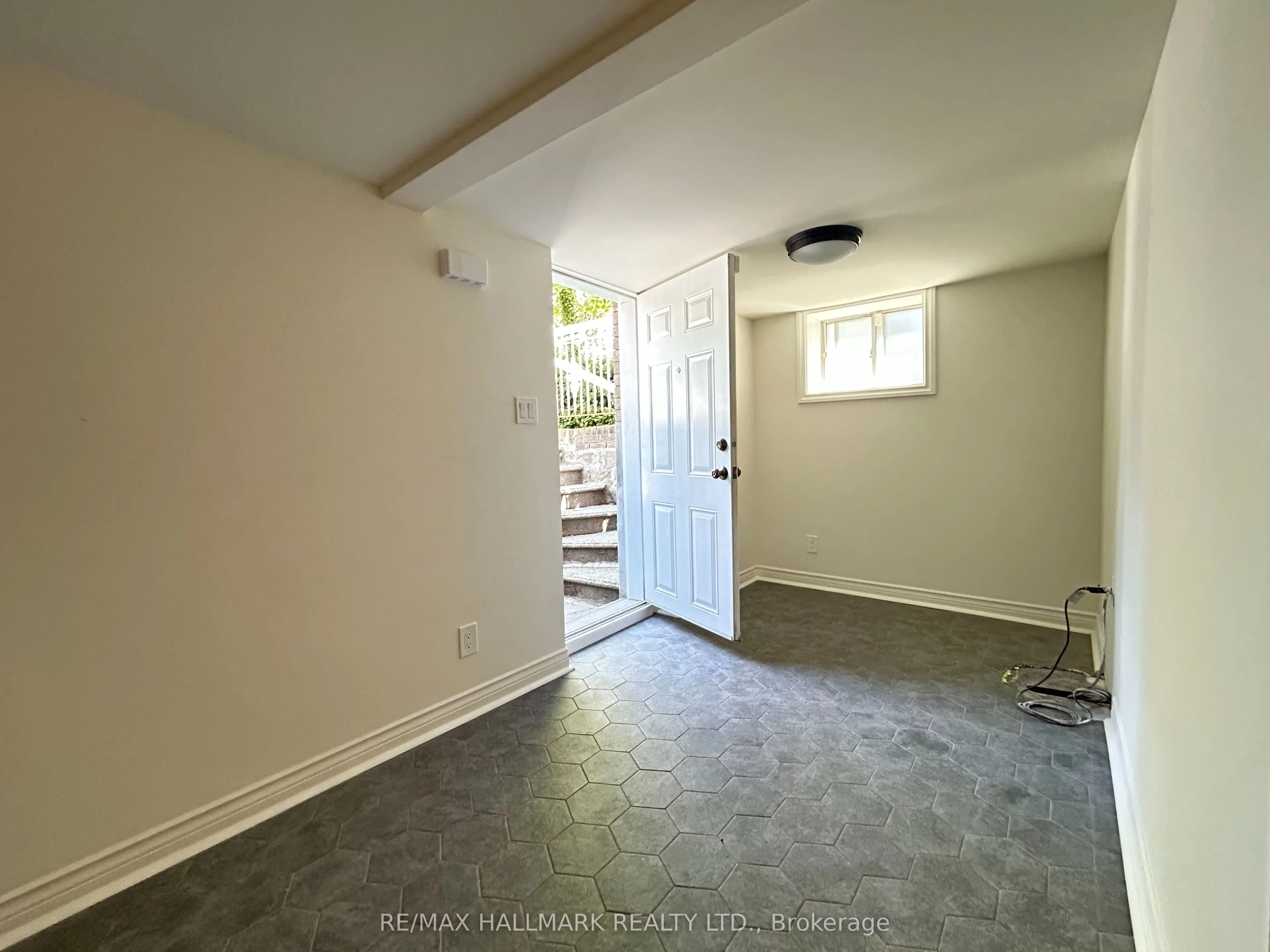 152 Bartlett Avenue