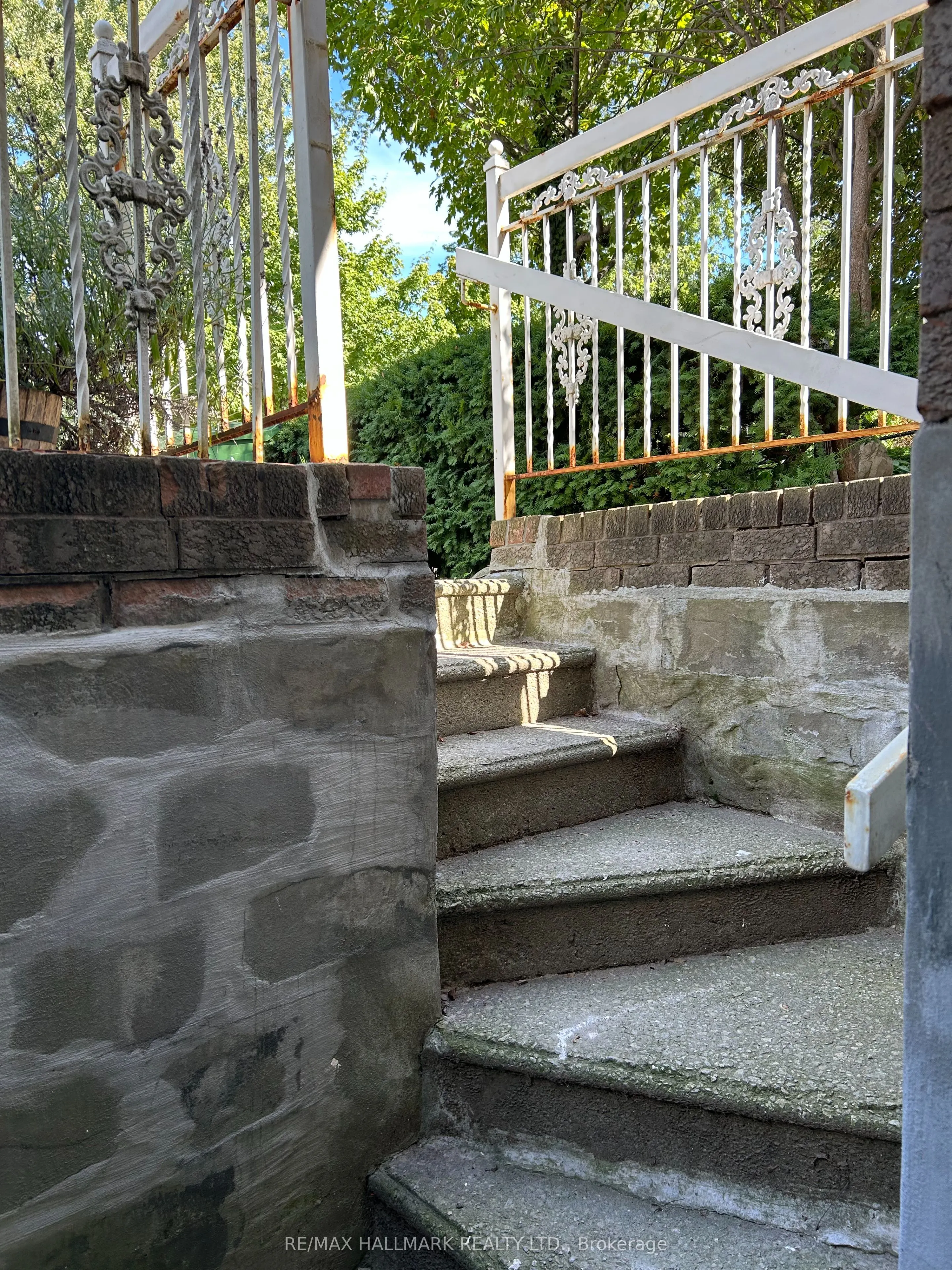 152 Bartlett Avenue