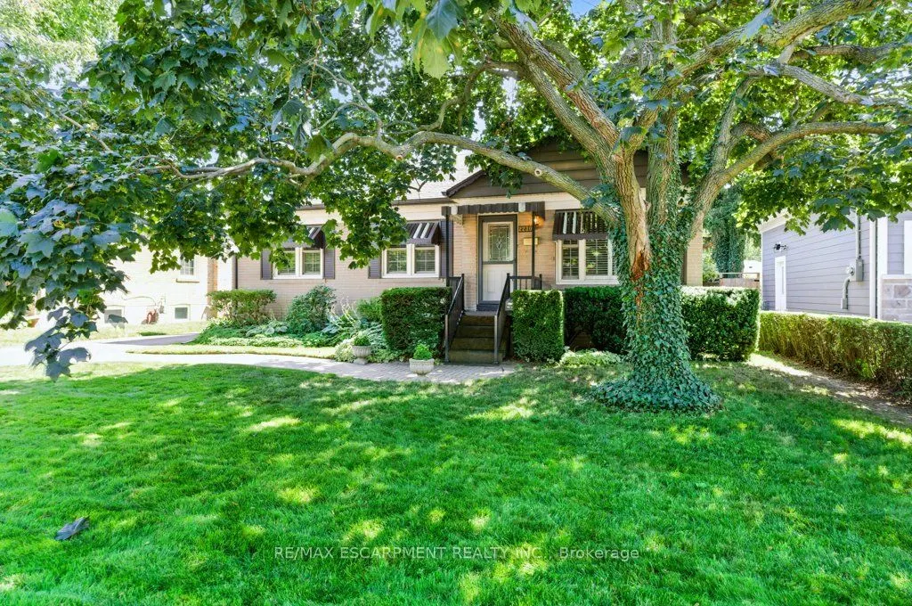 2230 Courtland Drive