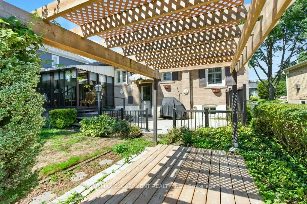 2230 Courtland Drive