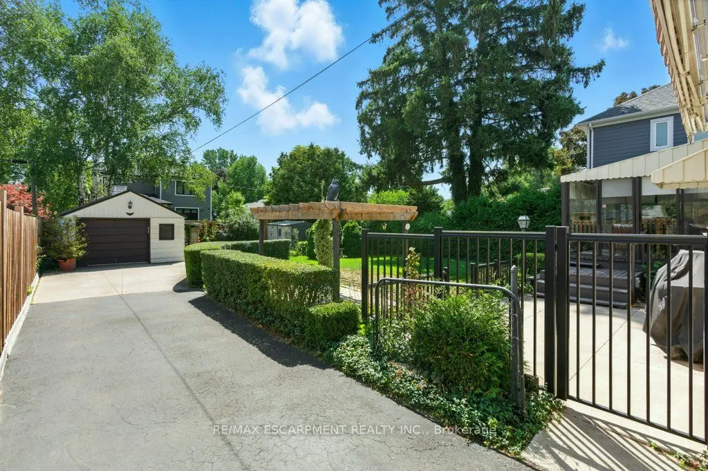 2230 Courtland Drive
