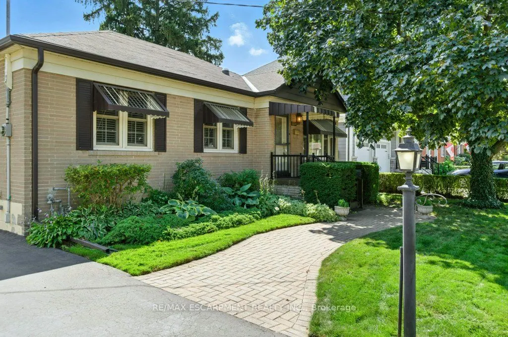 2230 Courtland Drive