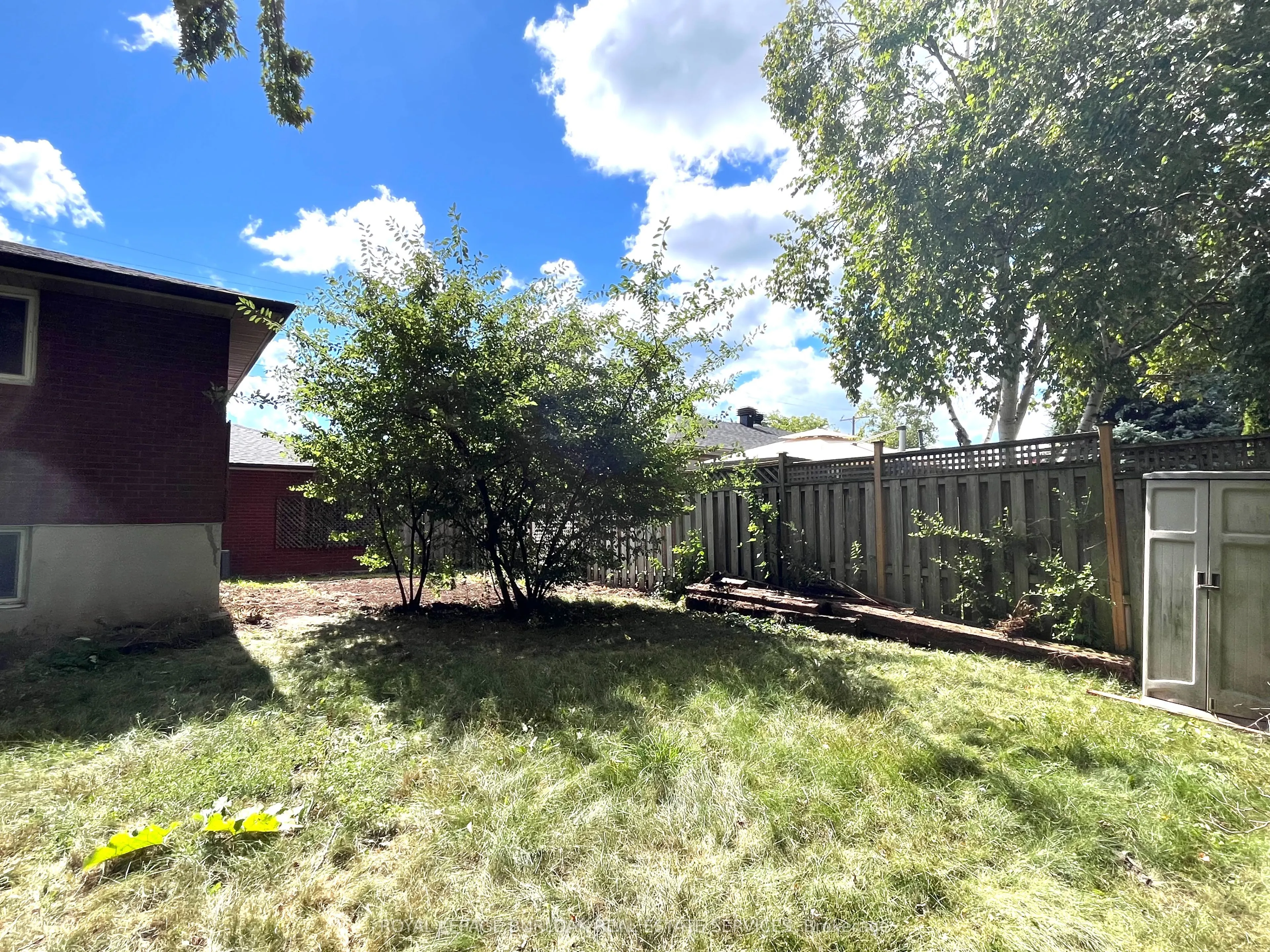 5529 Spruce Avenue