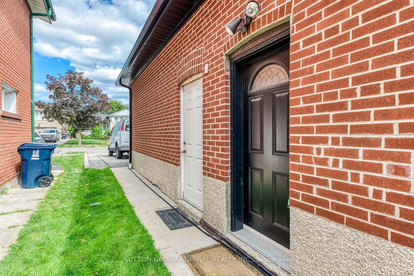 69 Norgrove Crescent