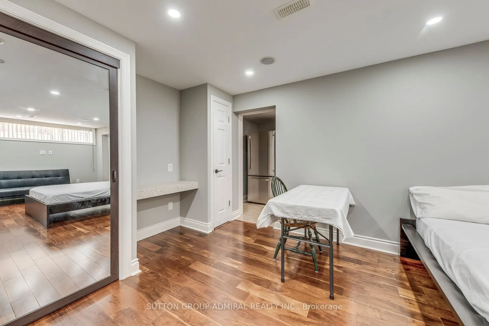 69 Norgrove Crescent