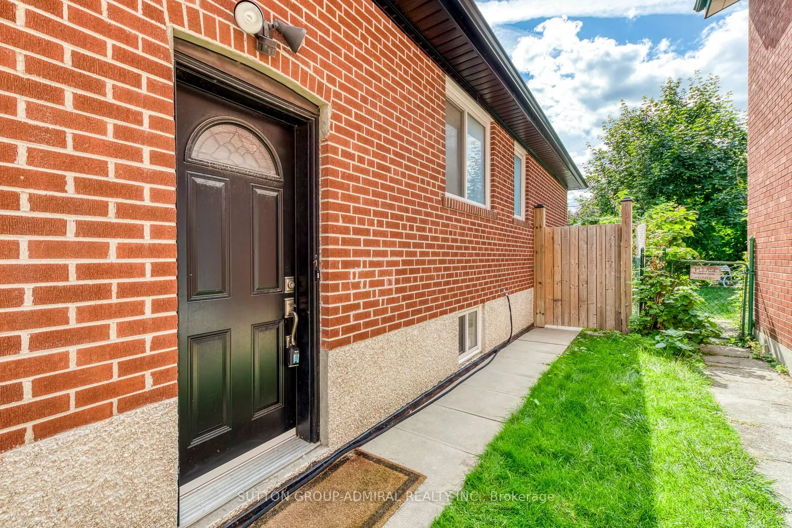 69 Norgrove Crescent