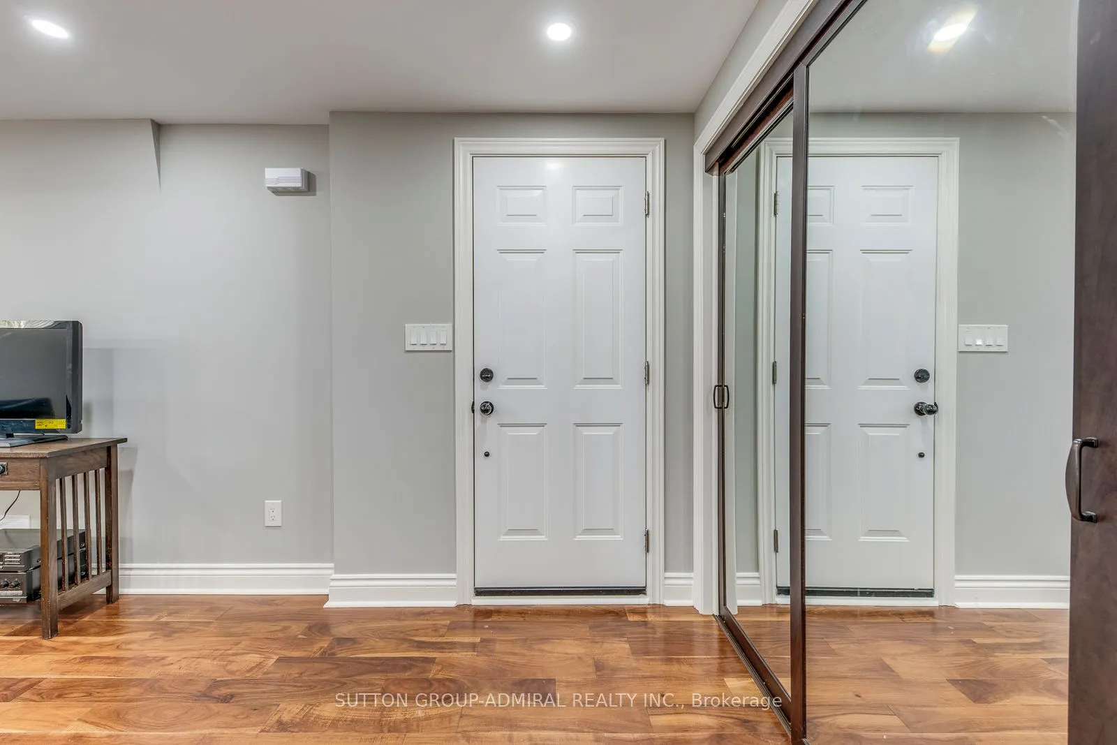 69 Norgrove Crescent