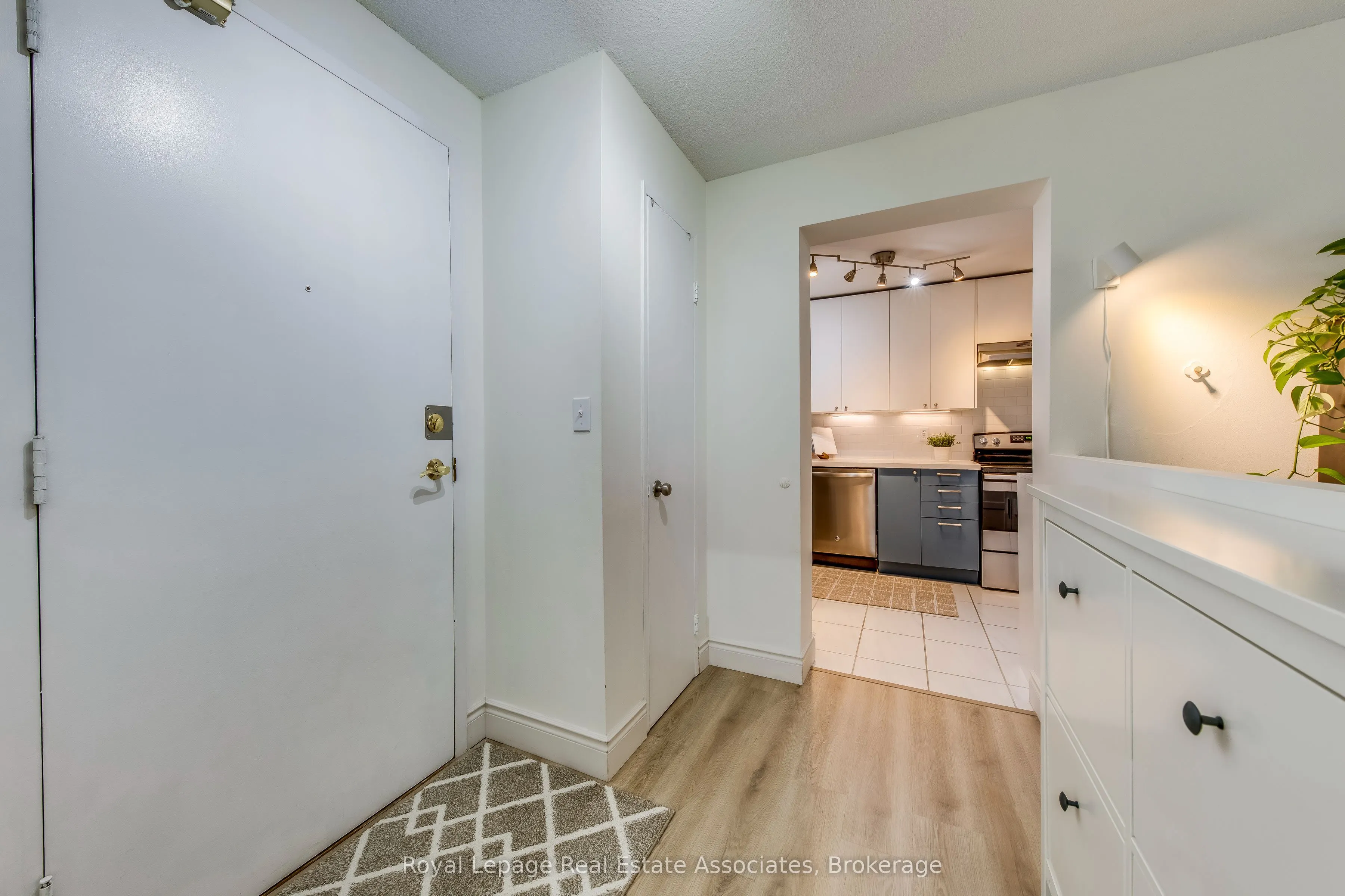 155 Hillcrest Avenue, #901