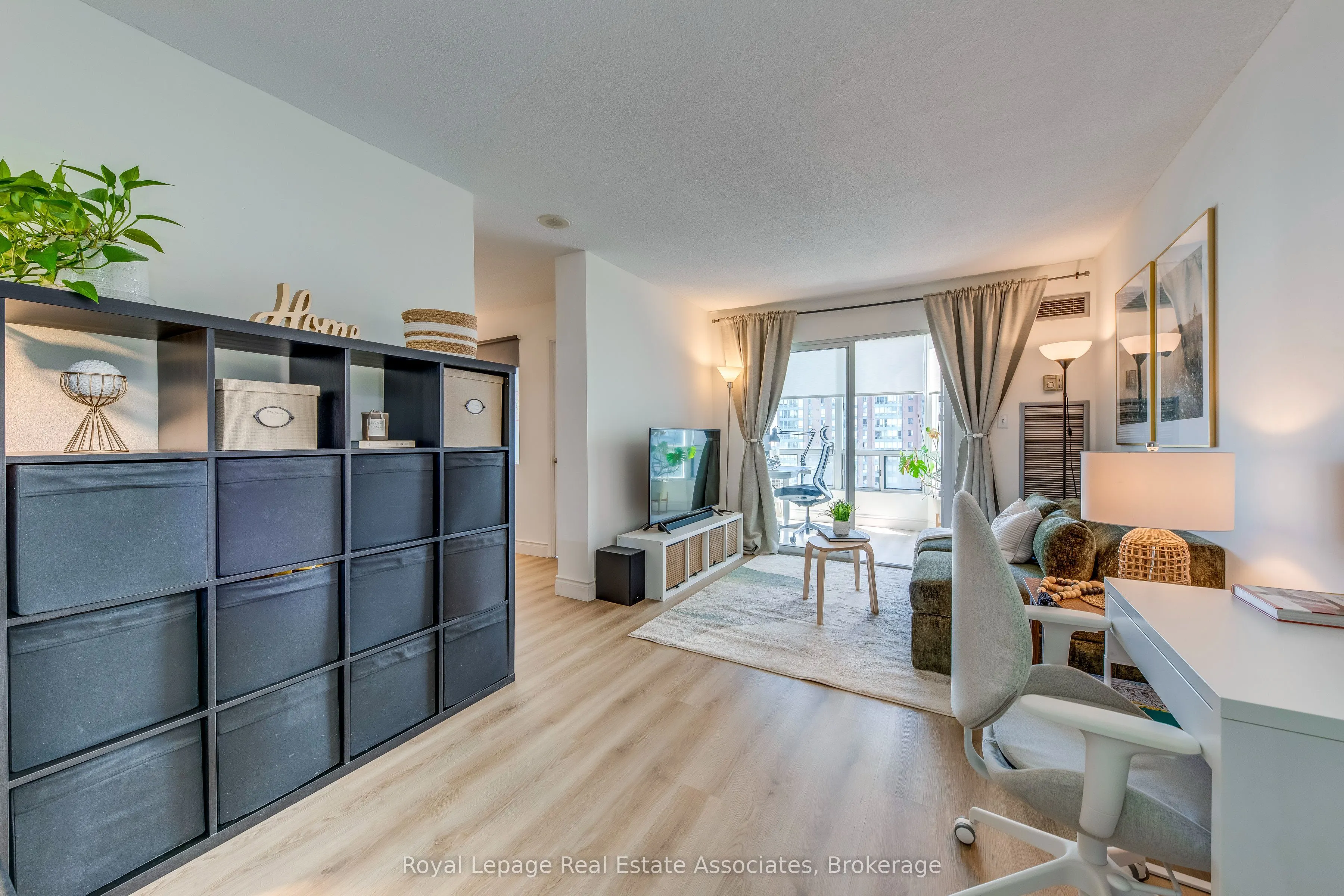 155 Hillcrest Avenue, #901