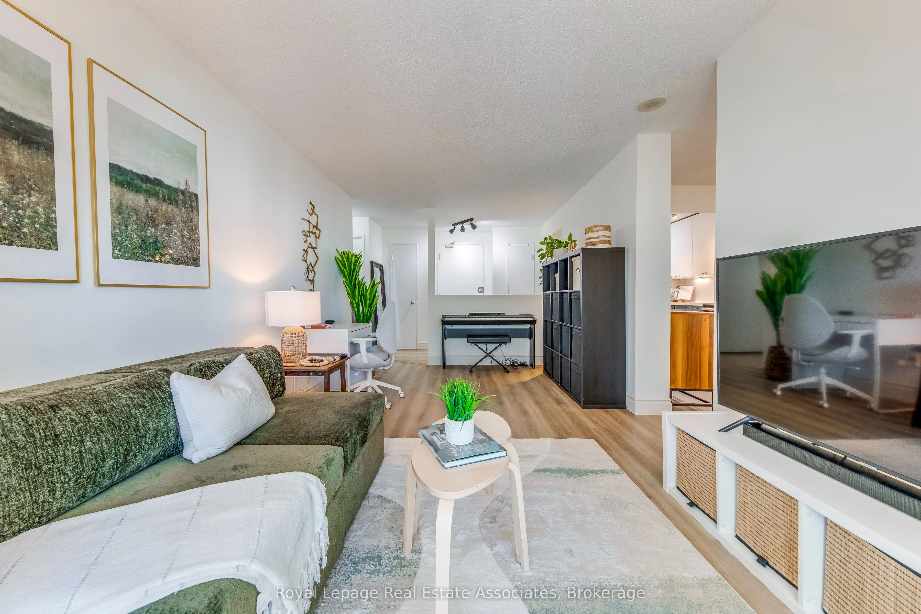 155 Hillcrest Avenue, #901