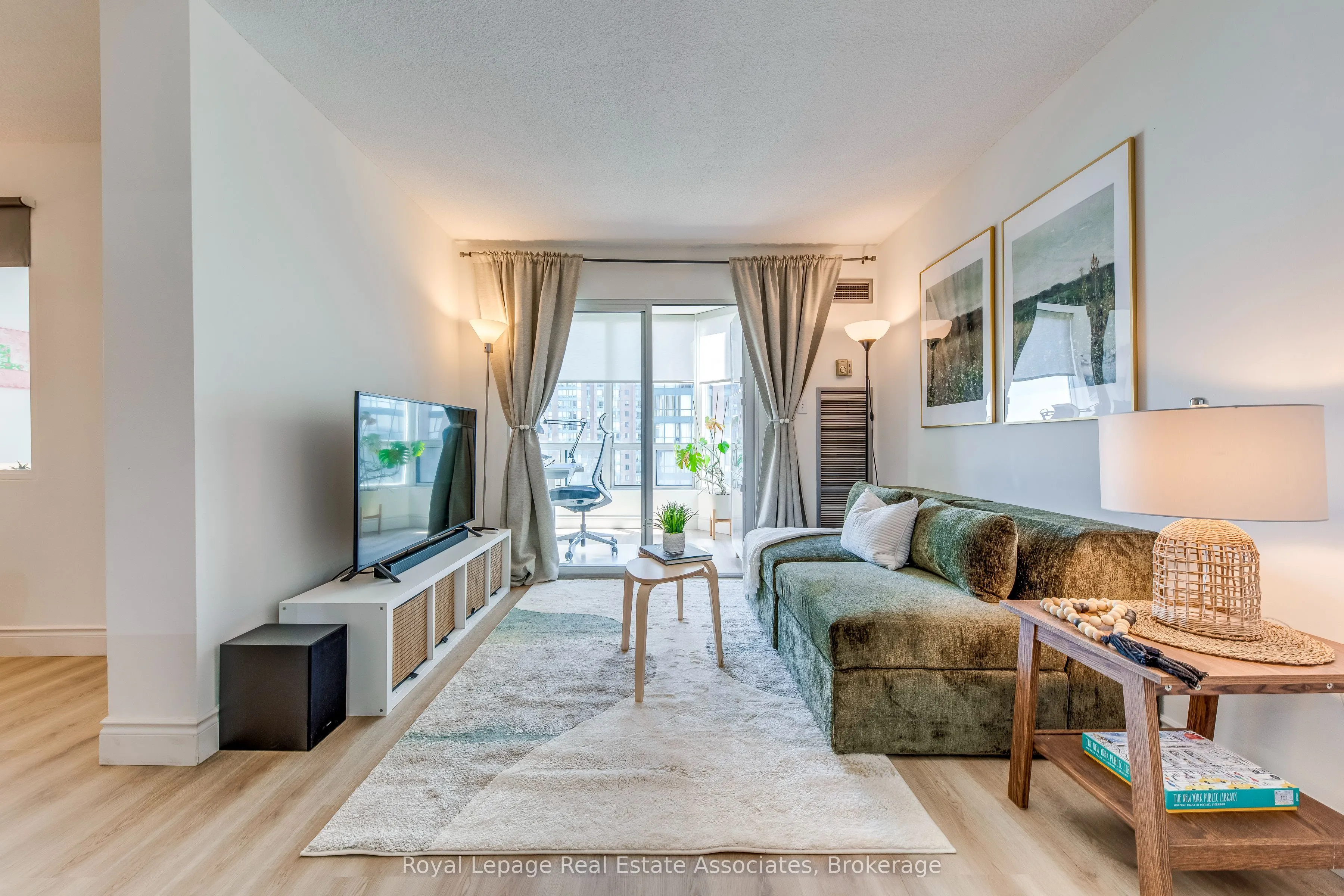 155 Hillcrest Avenue, #901