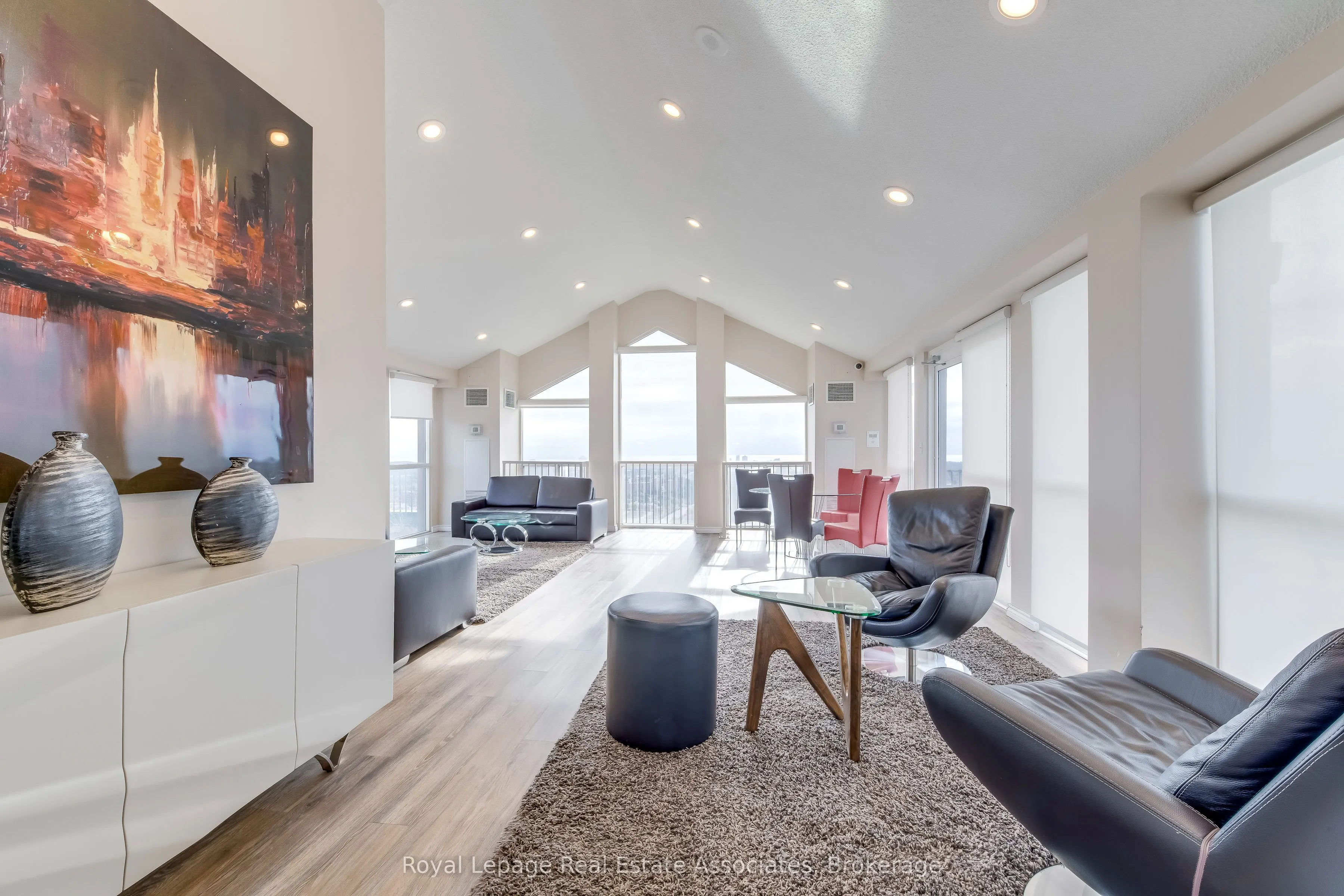 155 Hillcrest Avenue, #901