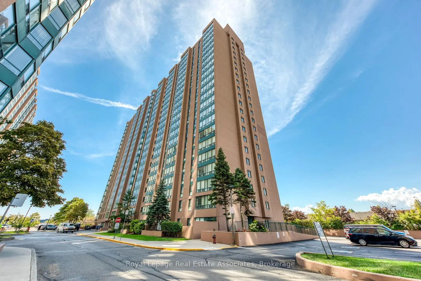 155 Hillcrest Avenue, #901