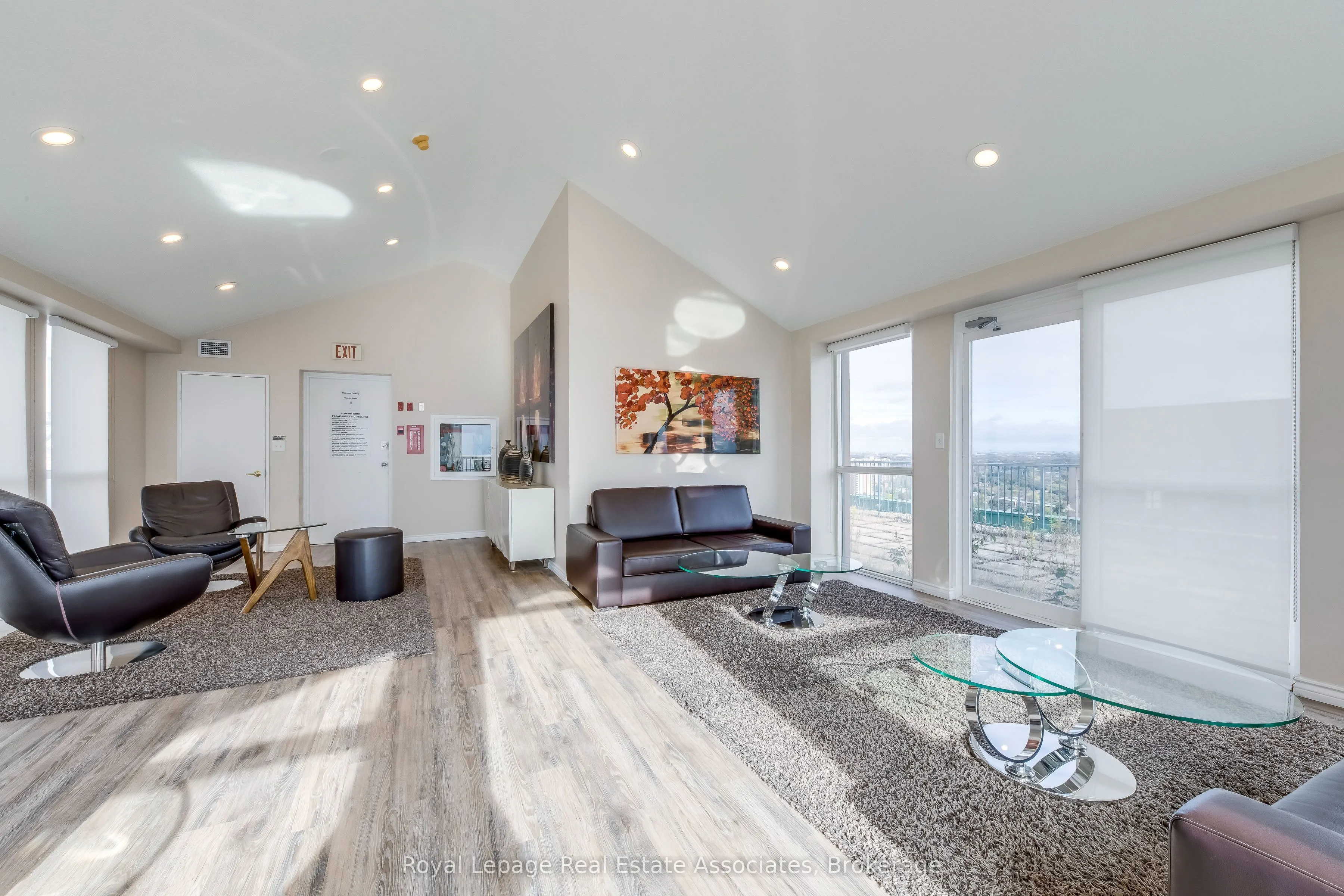 155 Hillcrest Avenue, #901