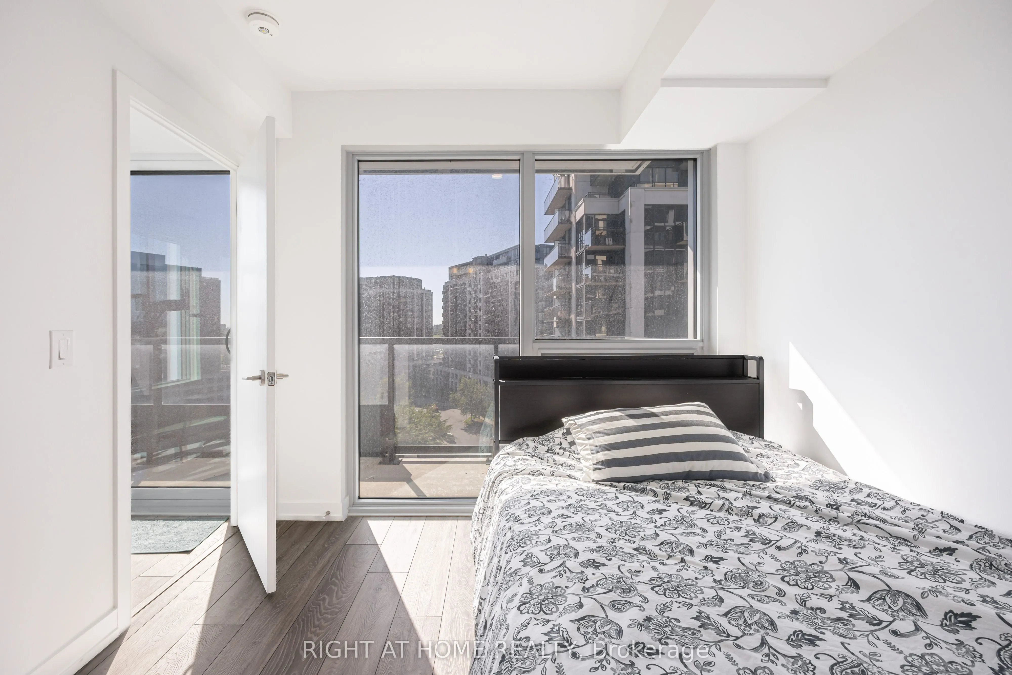 1100 Sheppard Avenue W, #1008