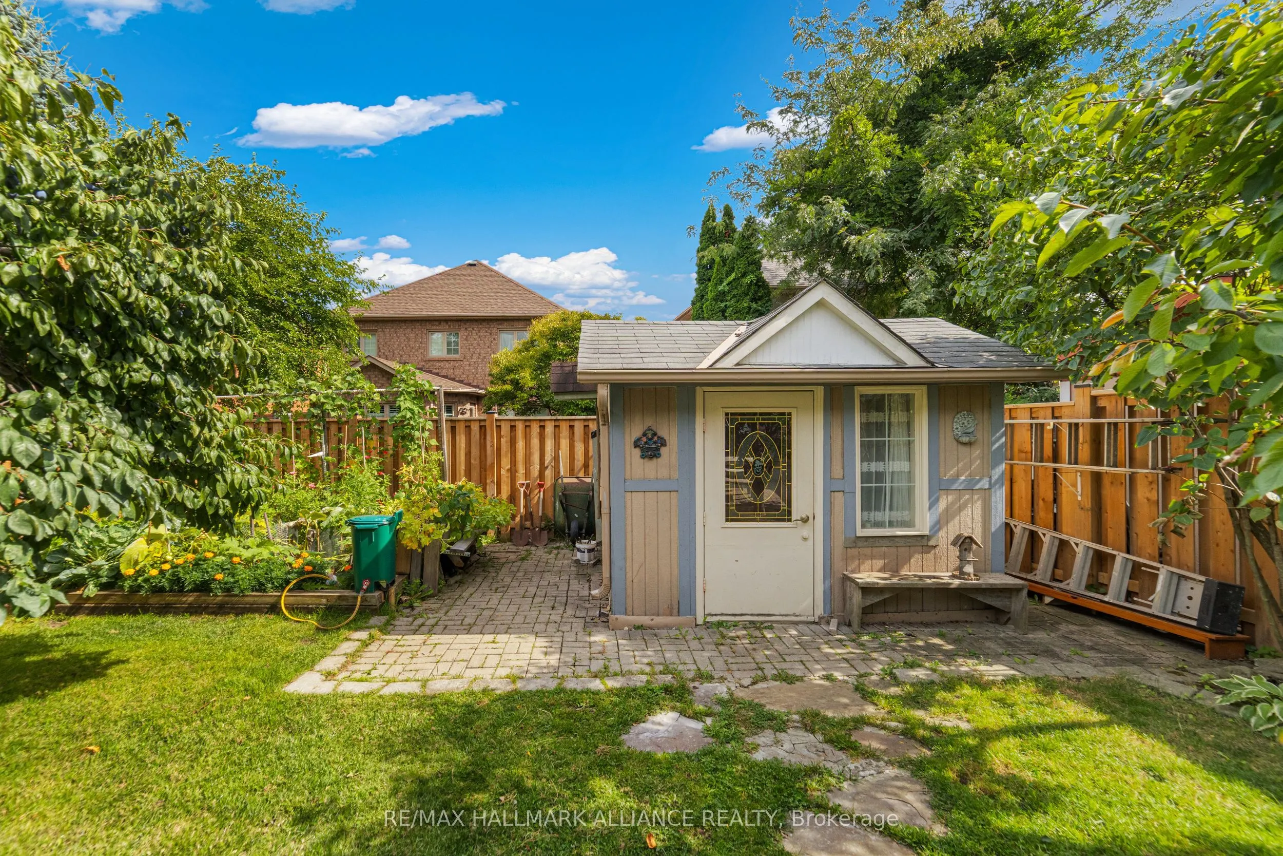 365 Turnberry Crescent