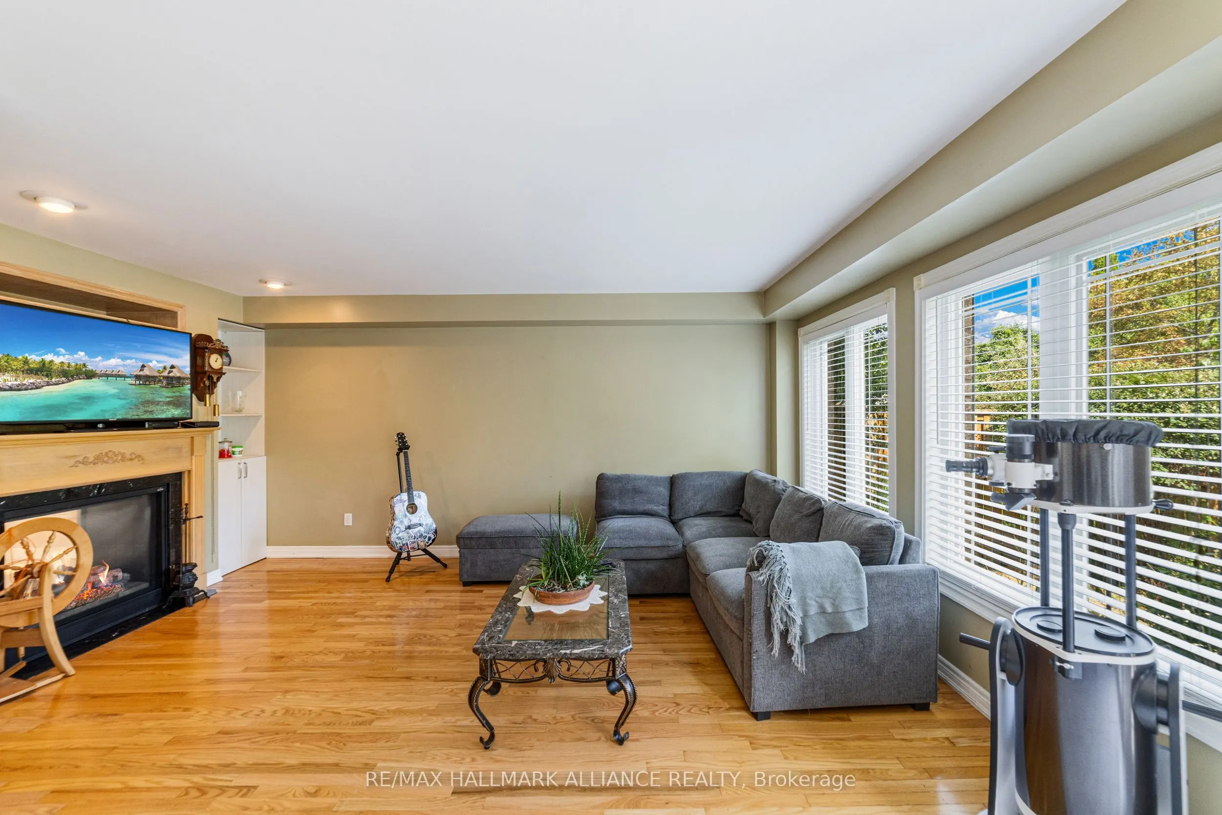 365 Turnberry Crescent