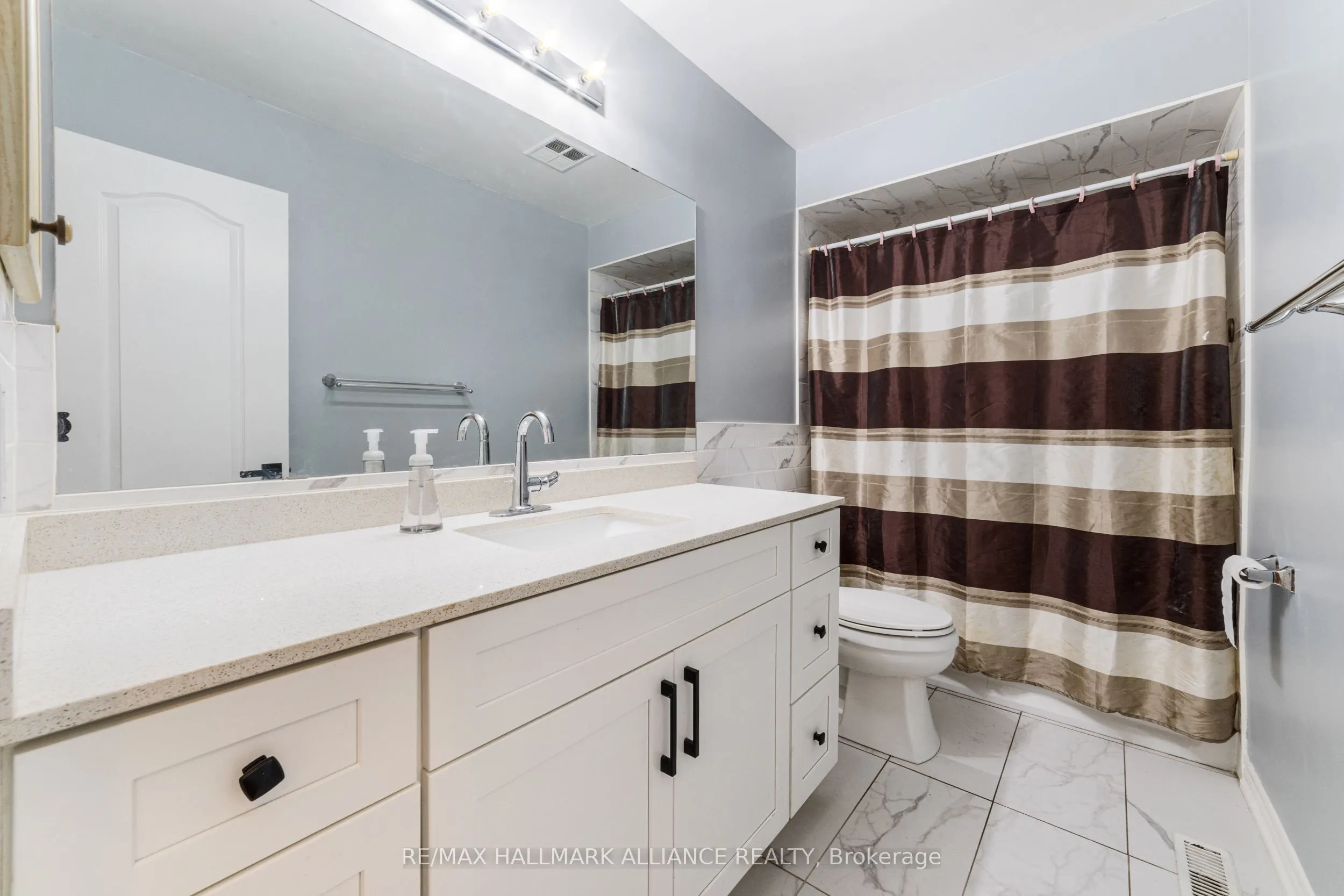 365 Turnberry Crescent
