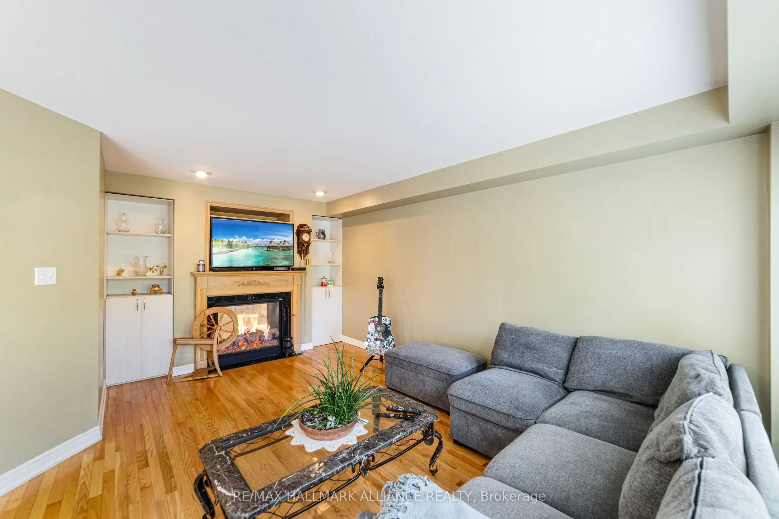 365 Turnberry Crescent