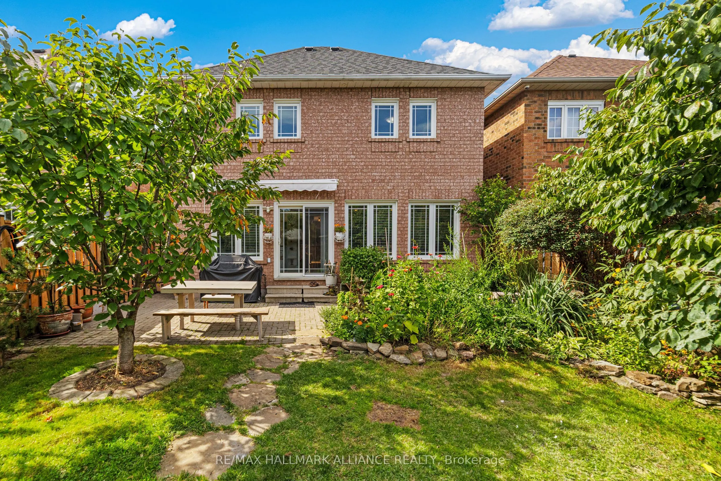 365 Turnberry Crescent