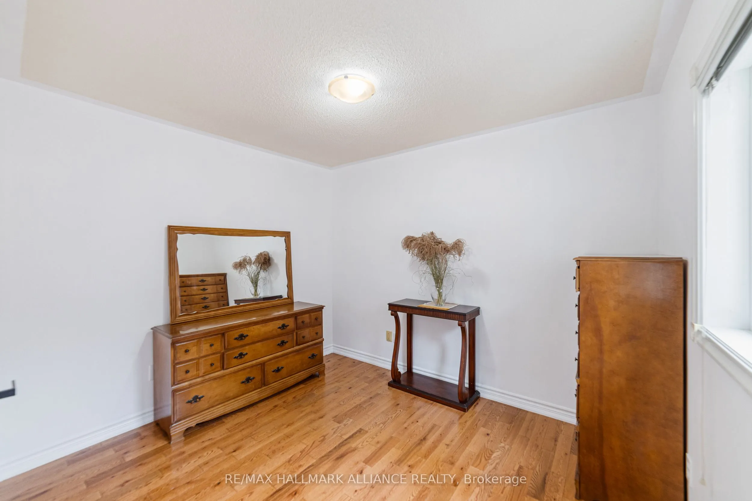 365 Turnberry Crescent