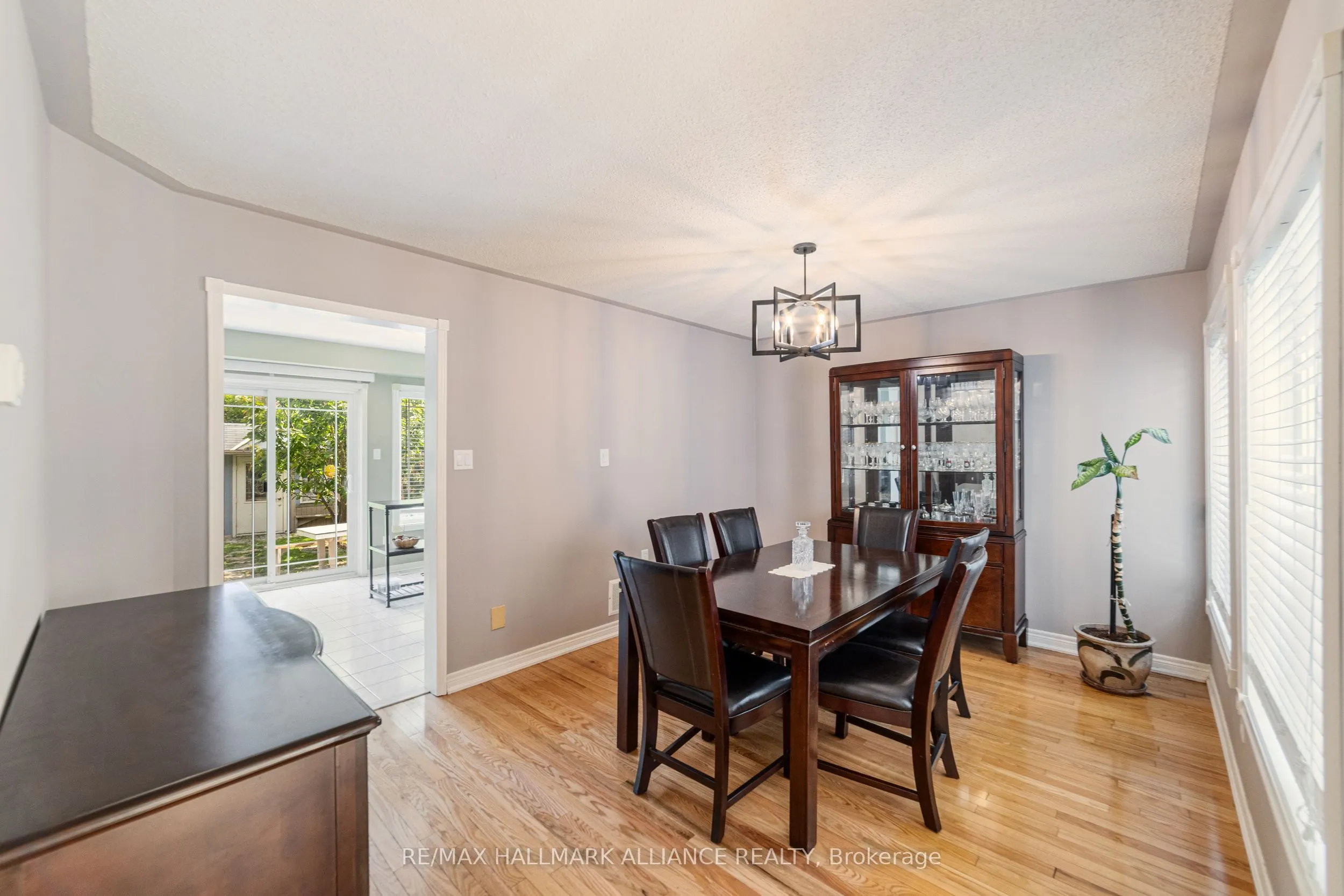 365 Turnberry Crescent