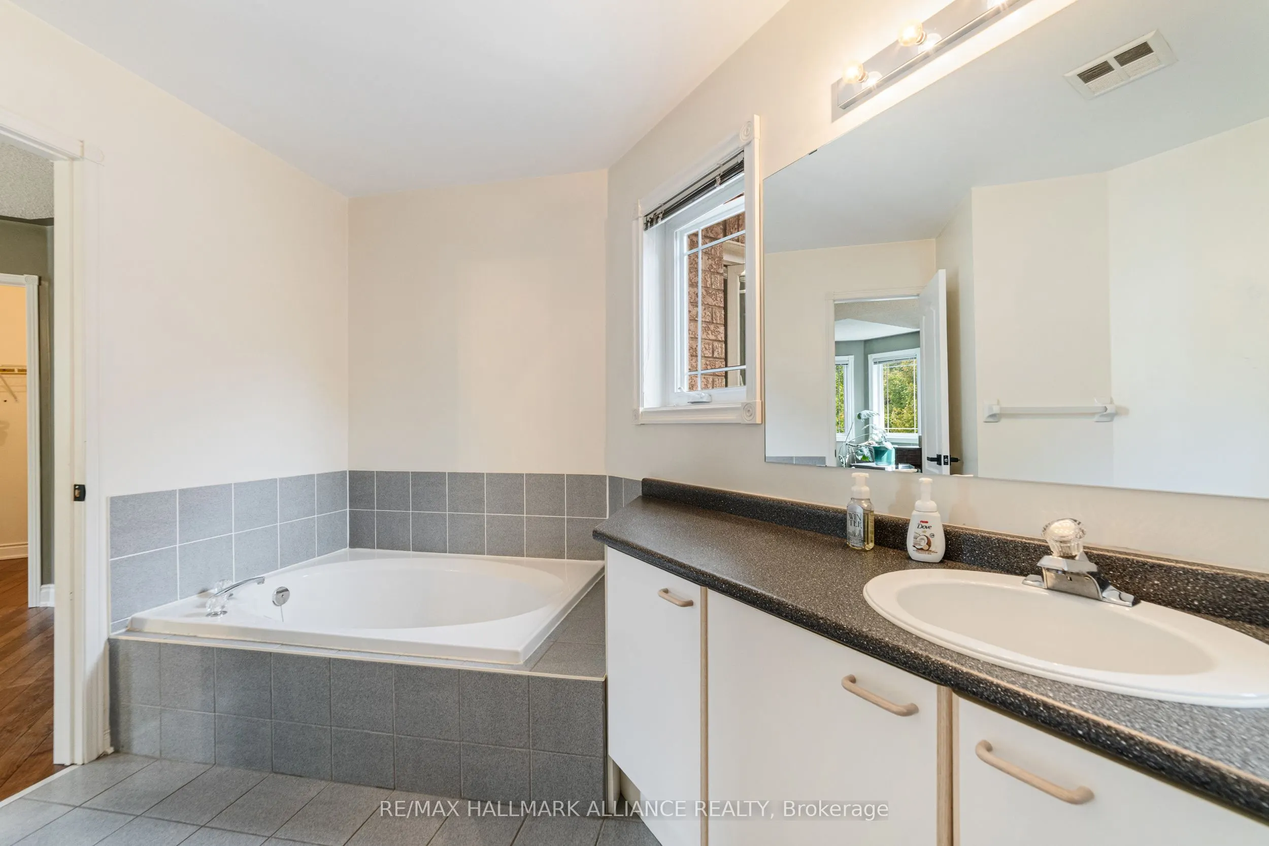 365 Turnberry Crescent