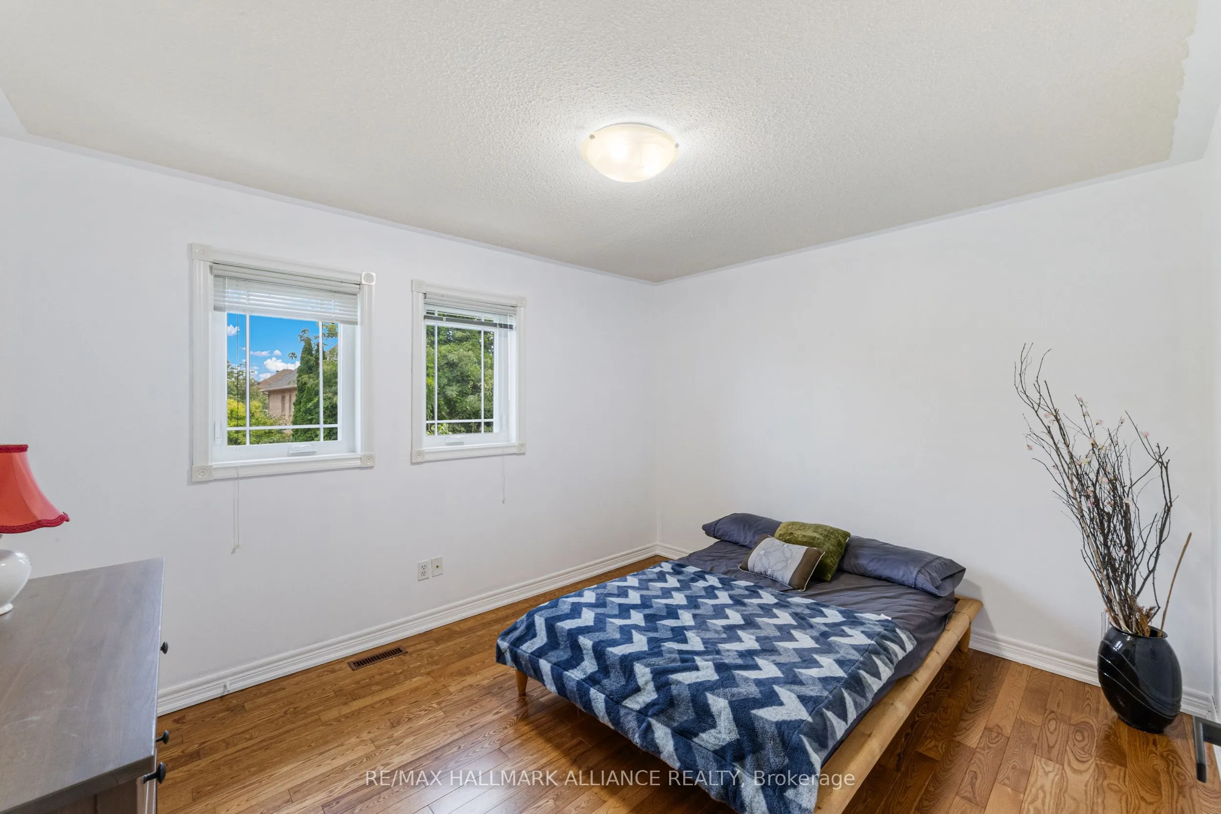 365 Turnberry Crescent