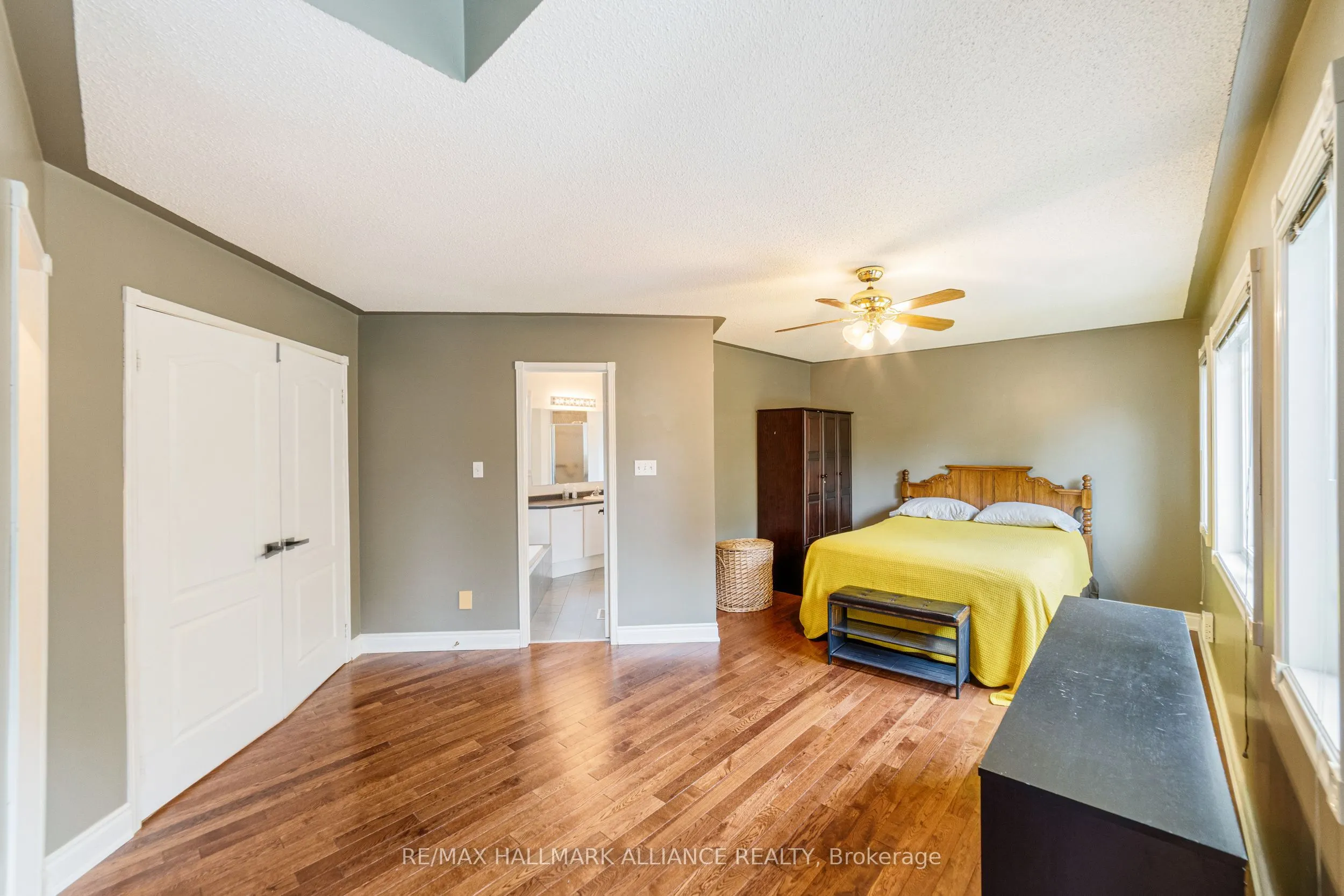 365 Turnberry Crescent