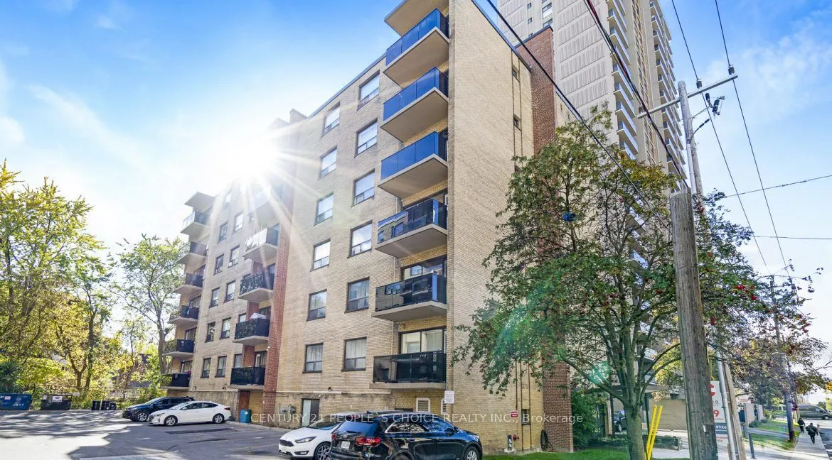 839 Roselawn Avenue, #404