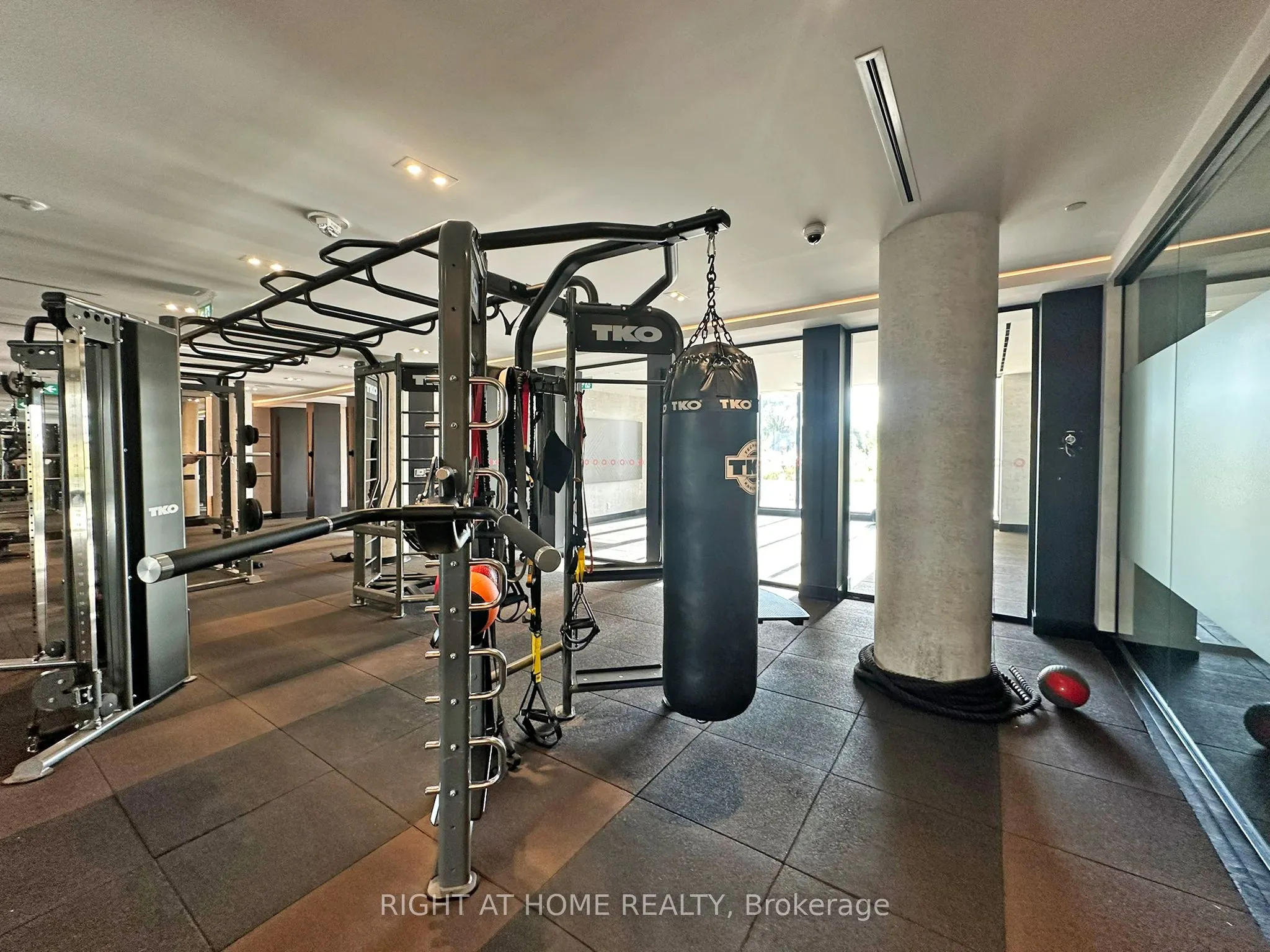270 dufferin Street, #703