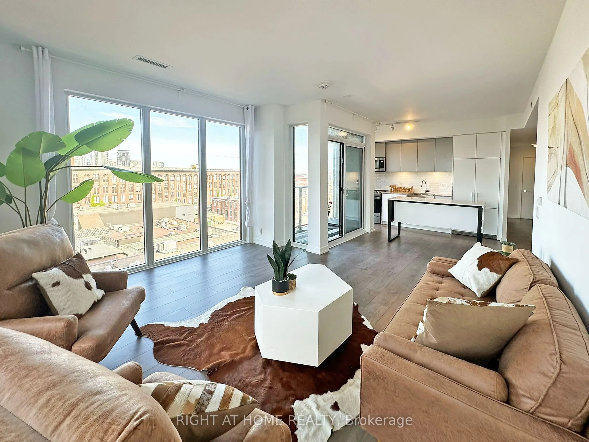 270 dufferin Street, #703