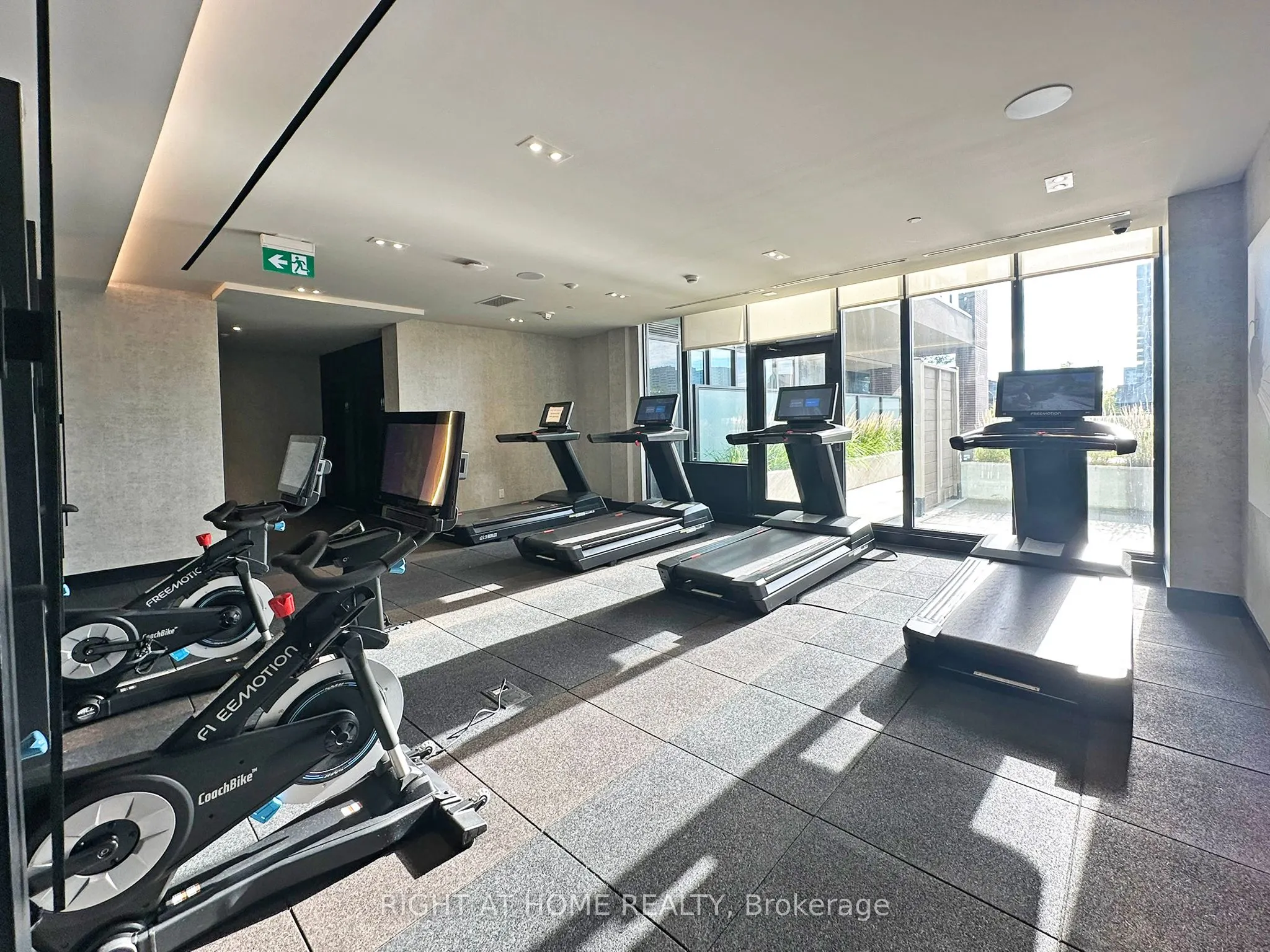 270 dufferin Street, #703