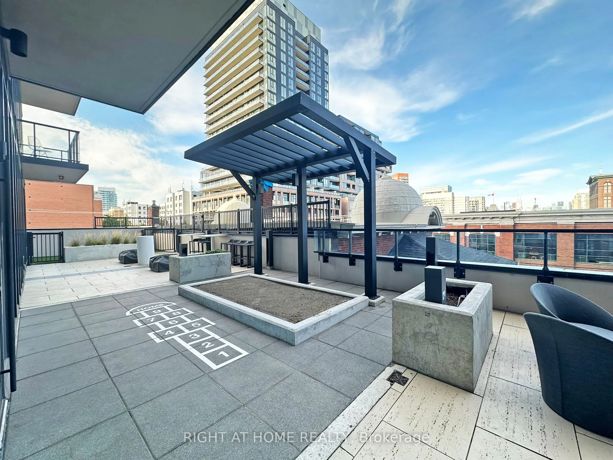 270 dufferin Street, #703