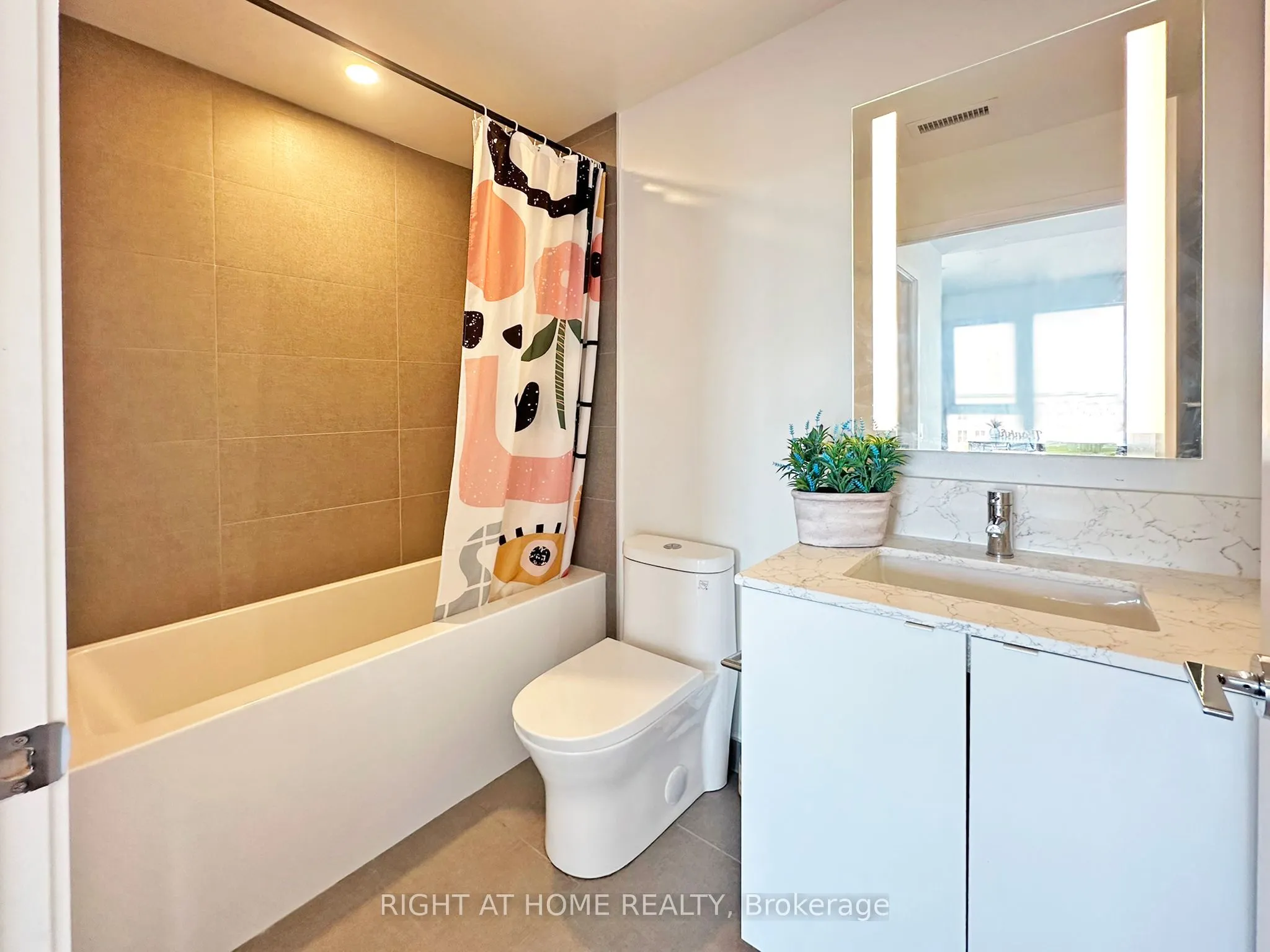 270 dufferin Street, #703