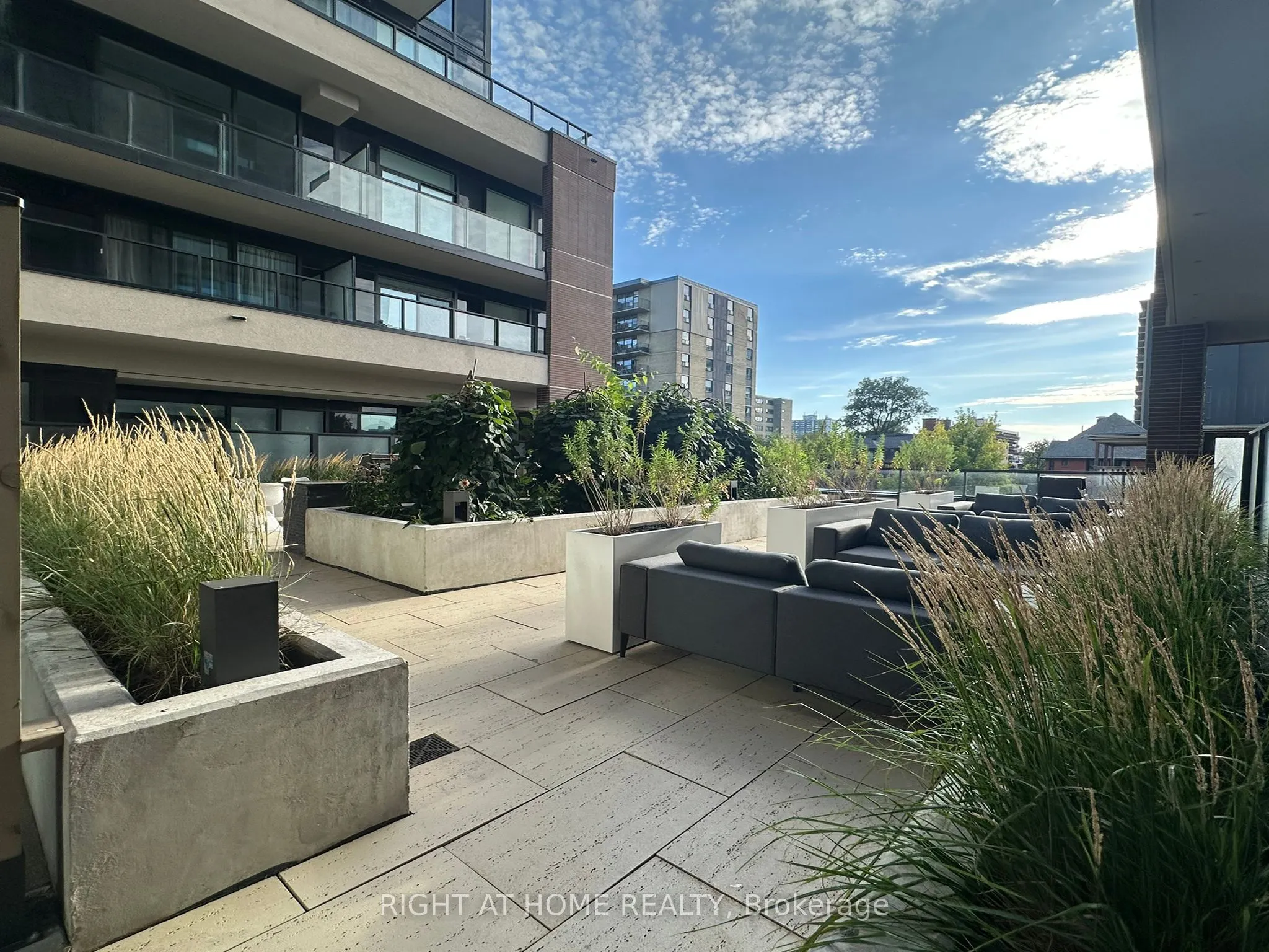 270 dufferin Street, #703