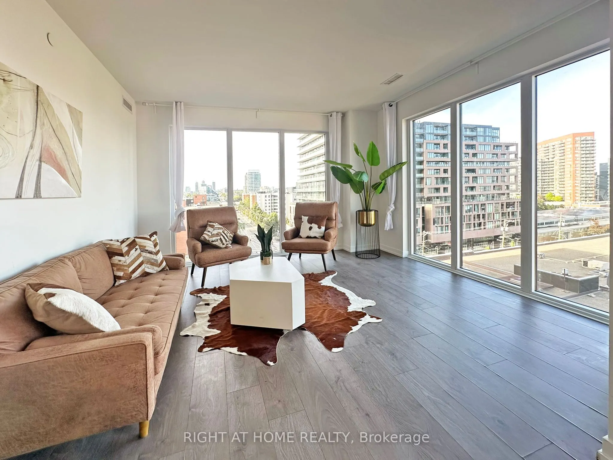 270 dufferin Street, #703
