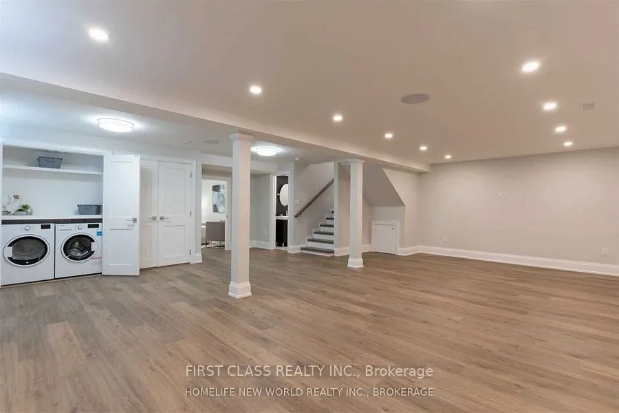 1684 Angela Crescent