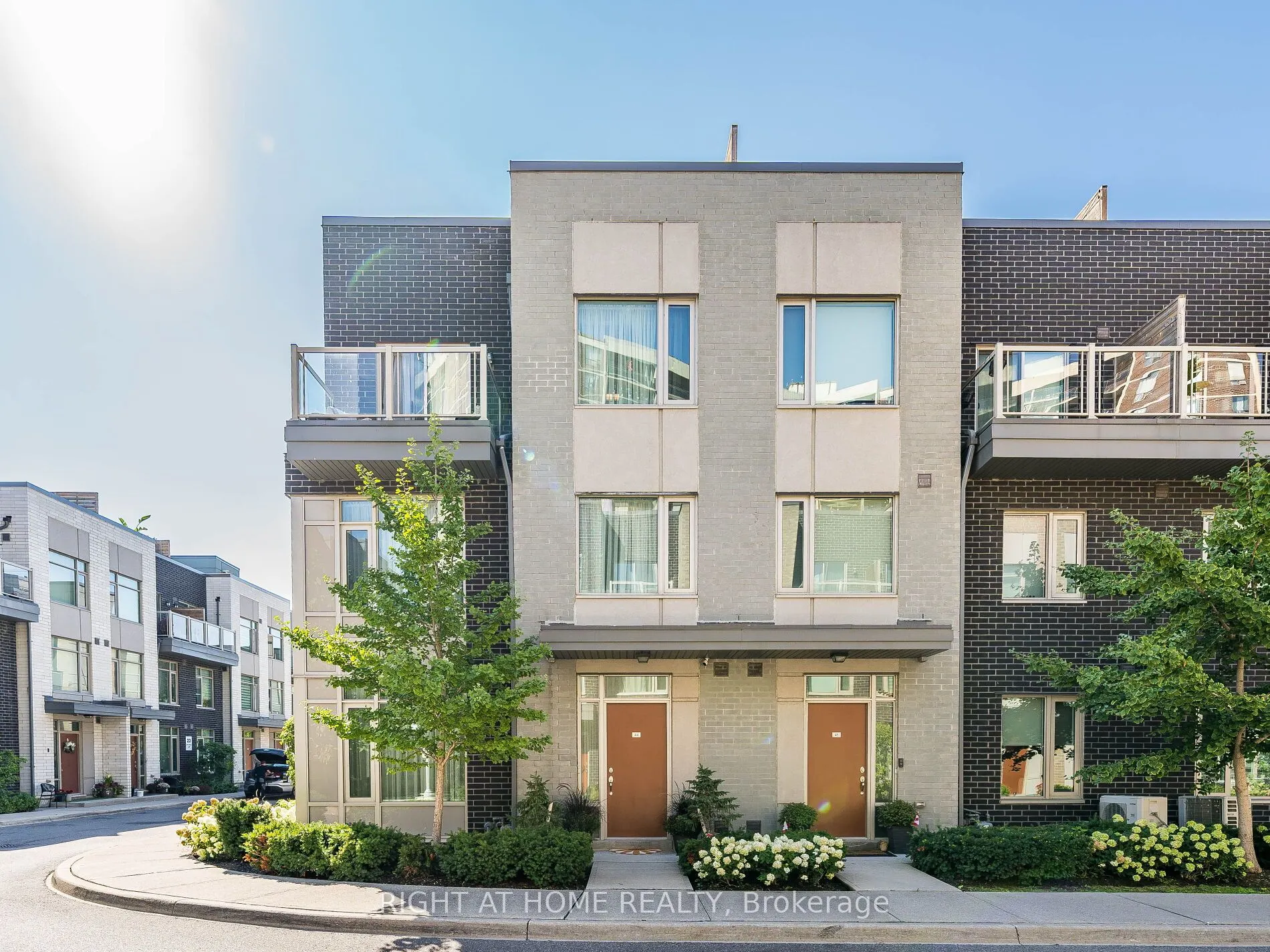 26 APPLEWOOD Lane, #44