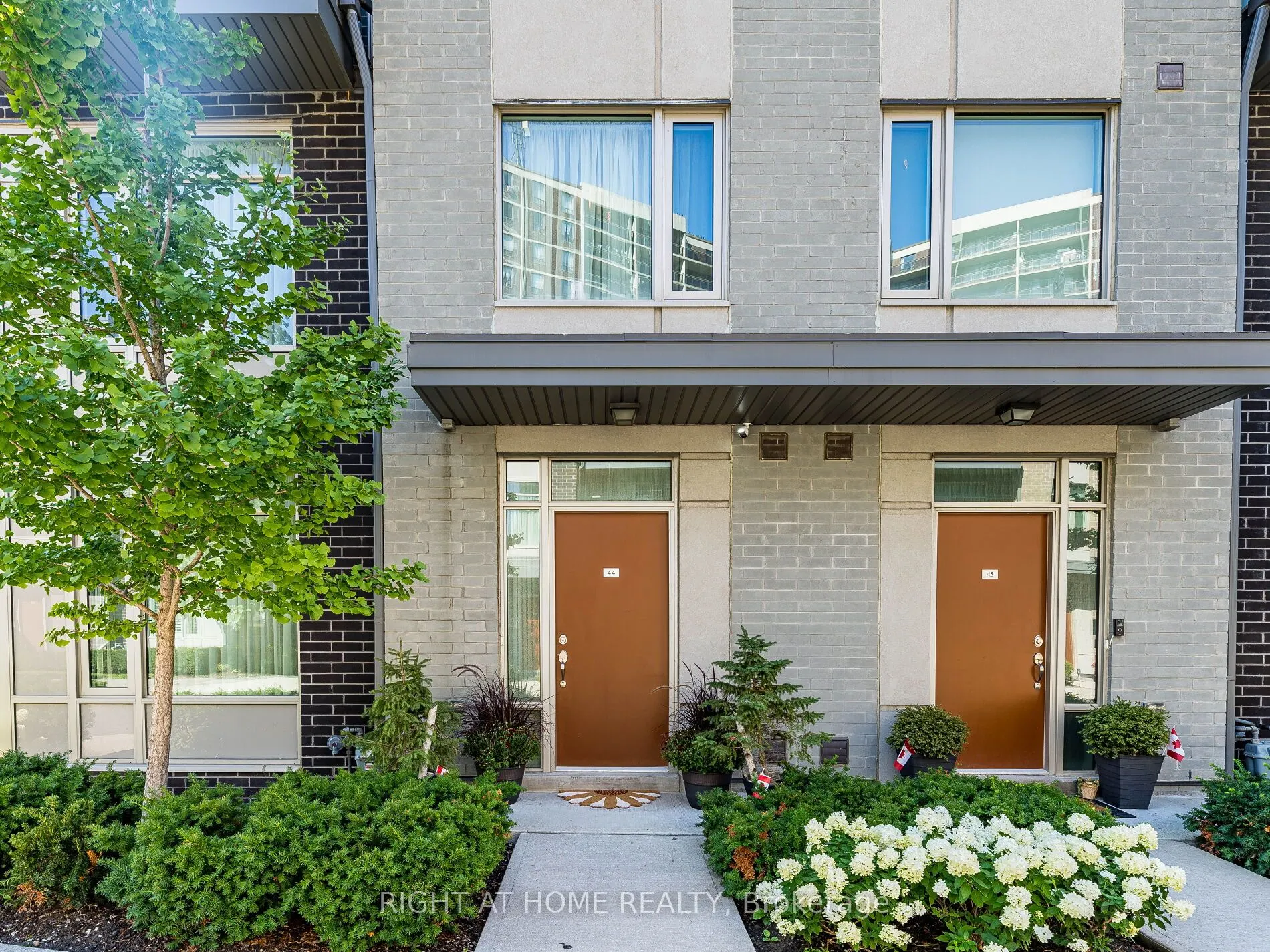 26 APPLEWOOD Lane, #44